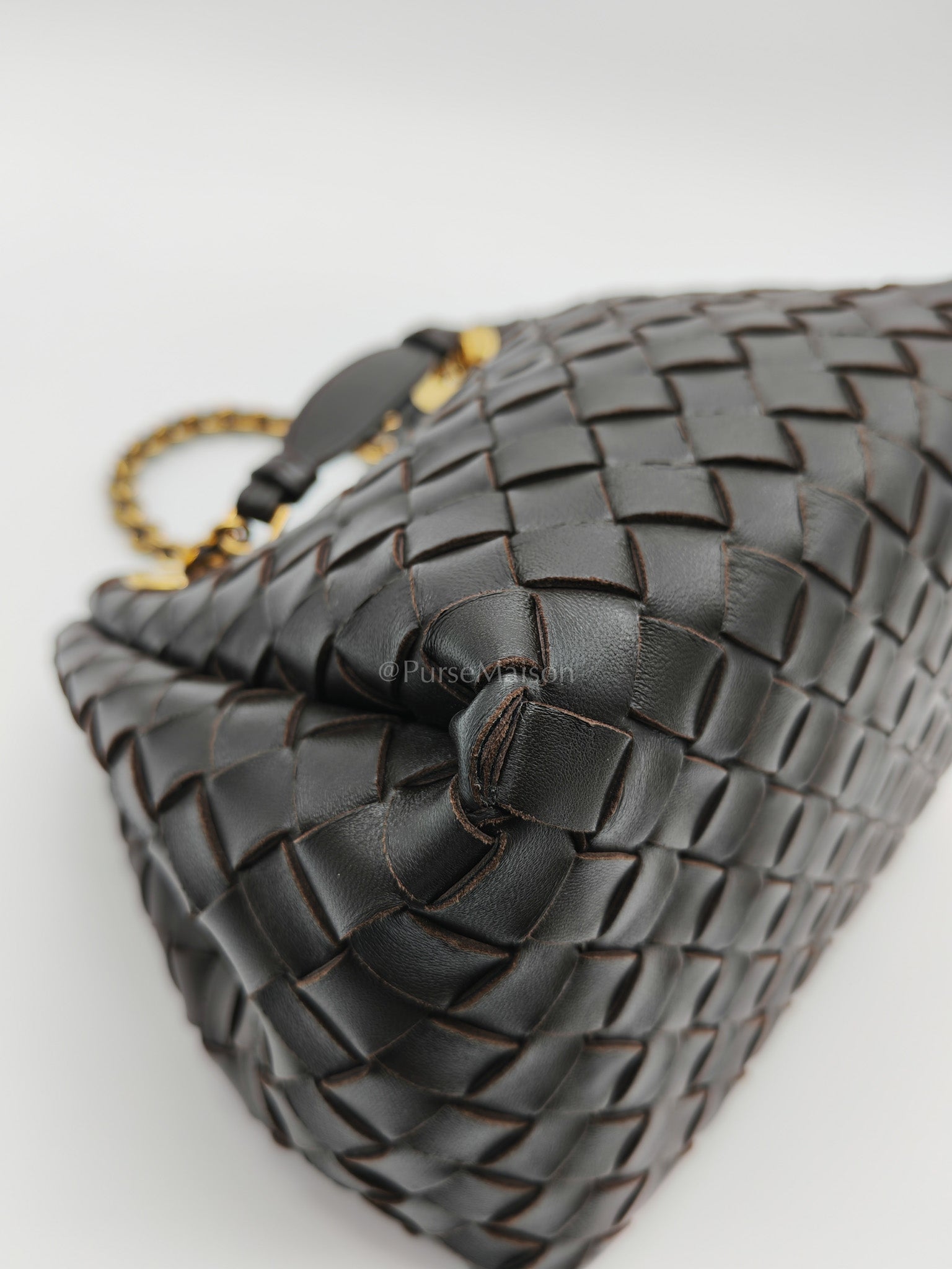 Parachute Small in Fondant Intrecciato Leather Chain Bag