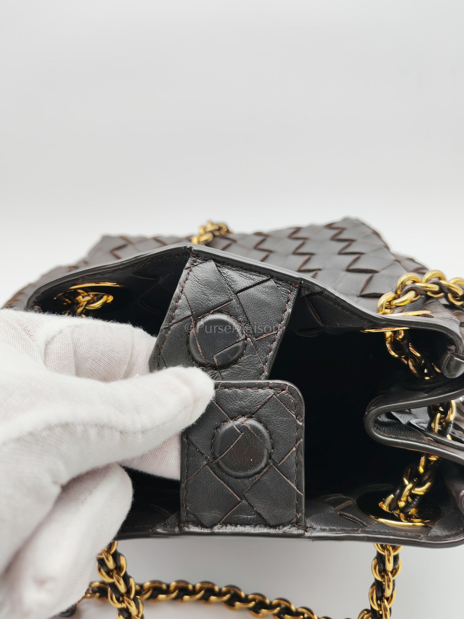 Parachute Small in Fondant Intrecciato Leather Chain Bag