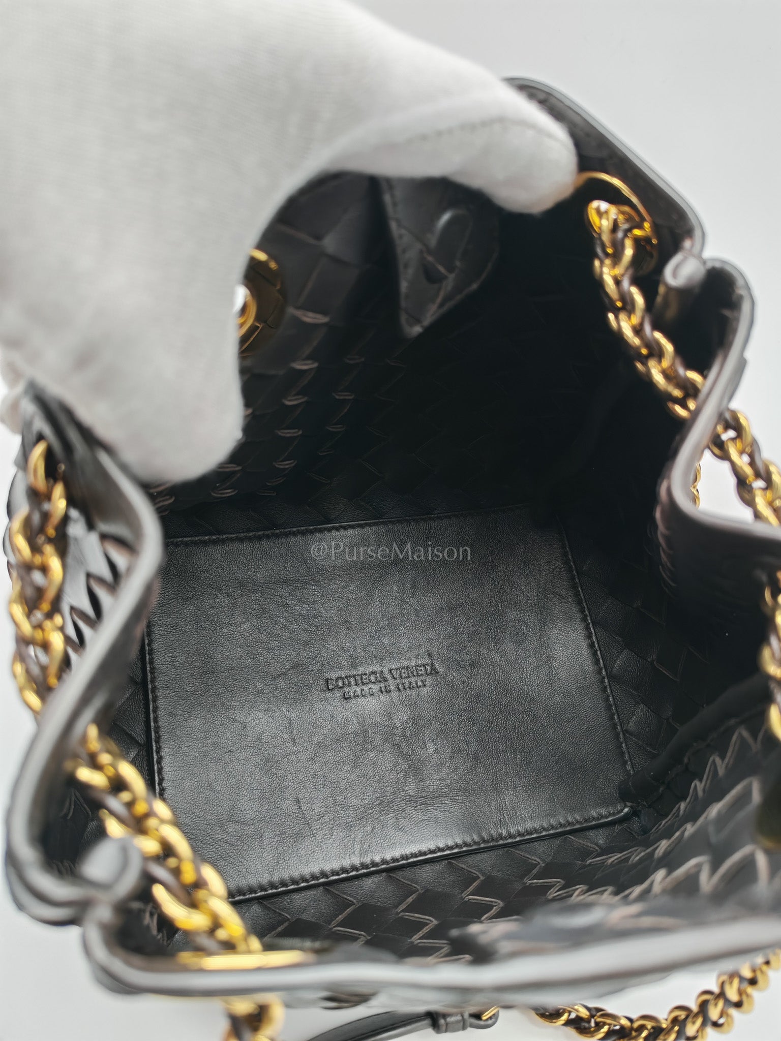 Parachute Small in Fondant Intrecciato Leather Chain Bag