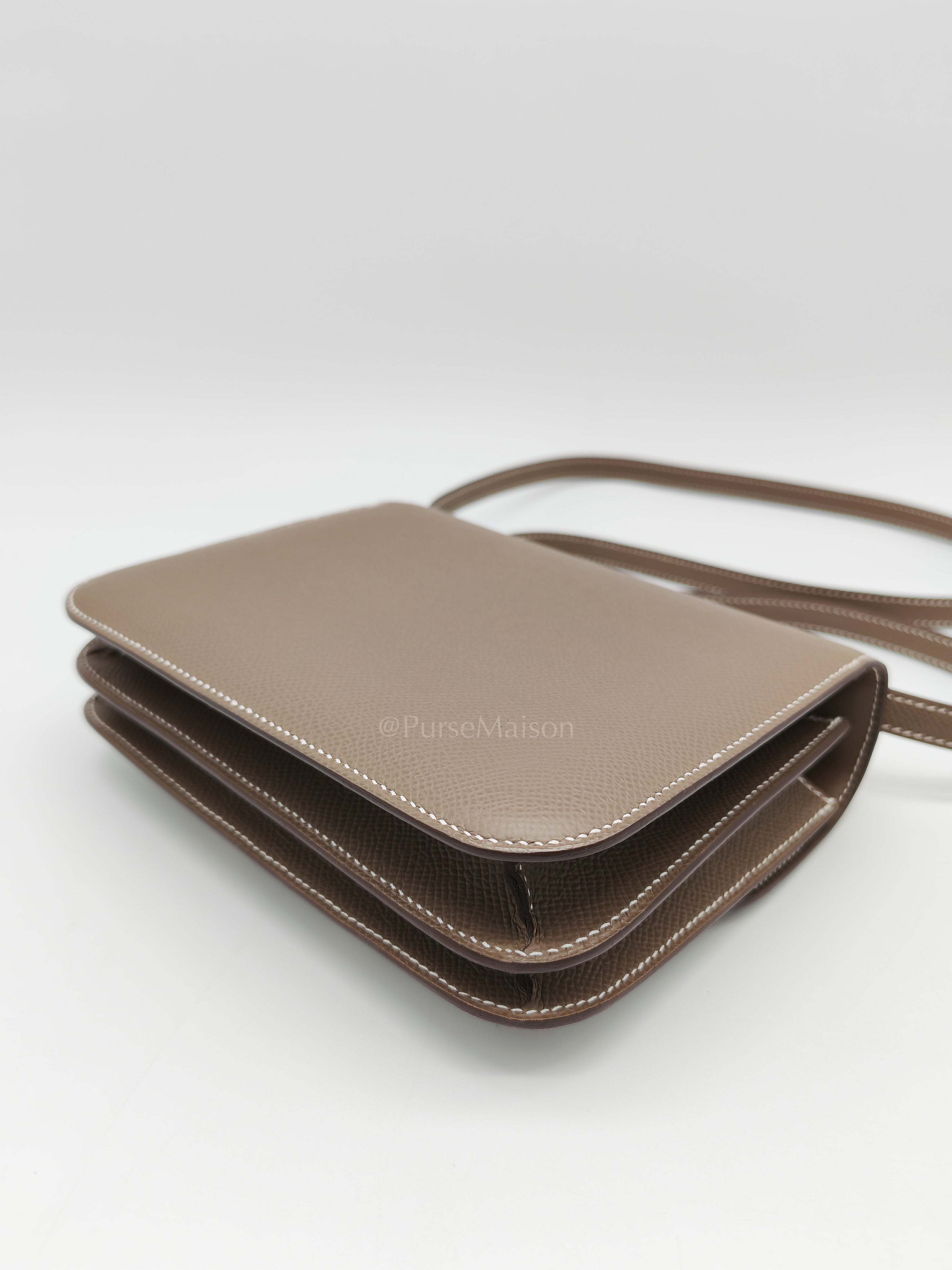 Constance 18 Etoupe in Epsom Leather and Brushed Gold Hardware Stamp K (2025)
