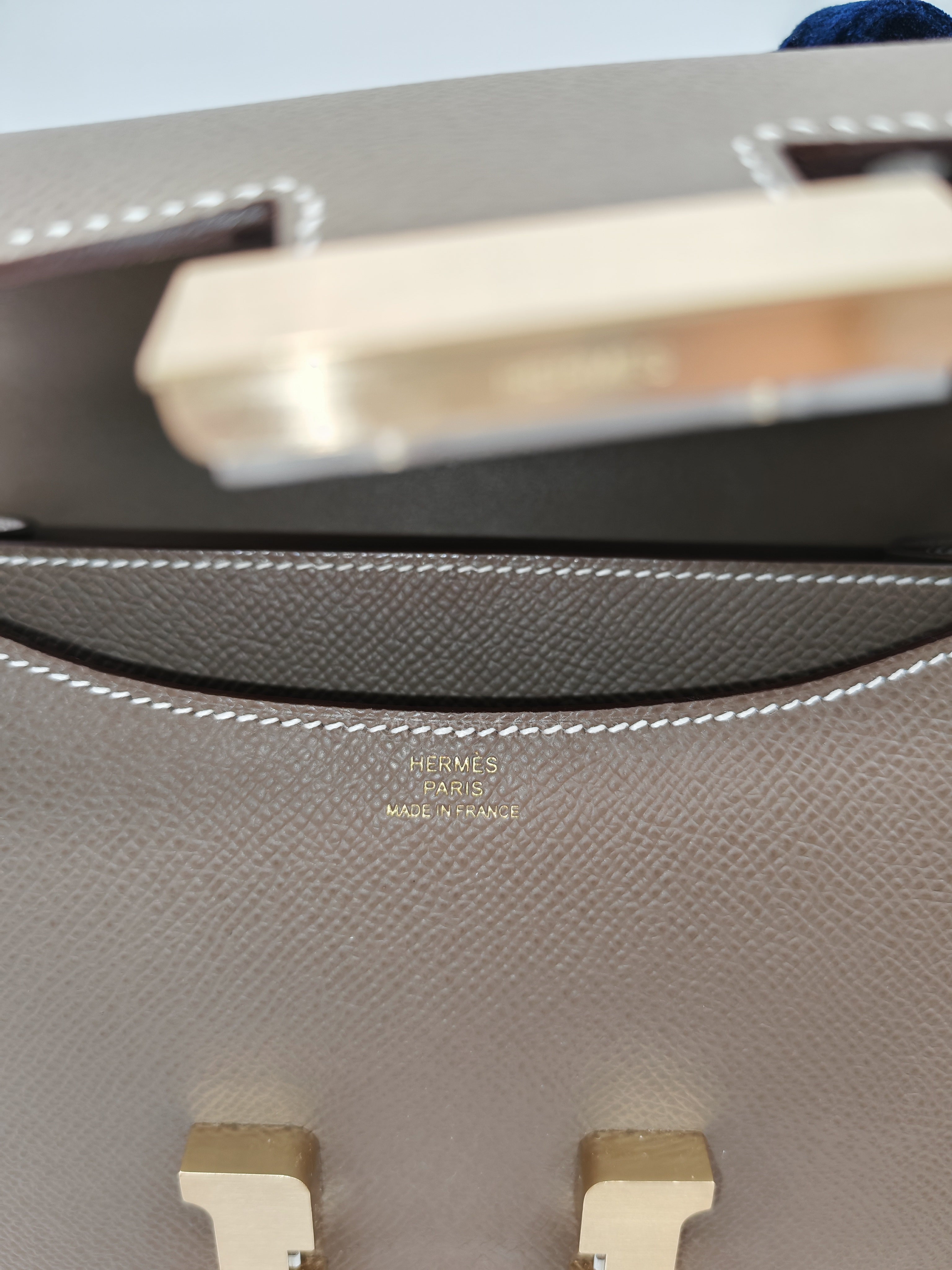 Constance 18 Etoupe in Epsom Leather and Brushed Gold Hardware Stamp K (2025)