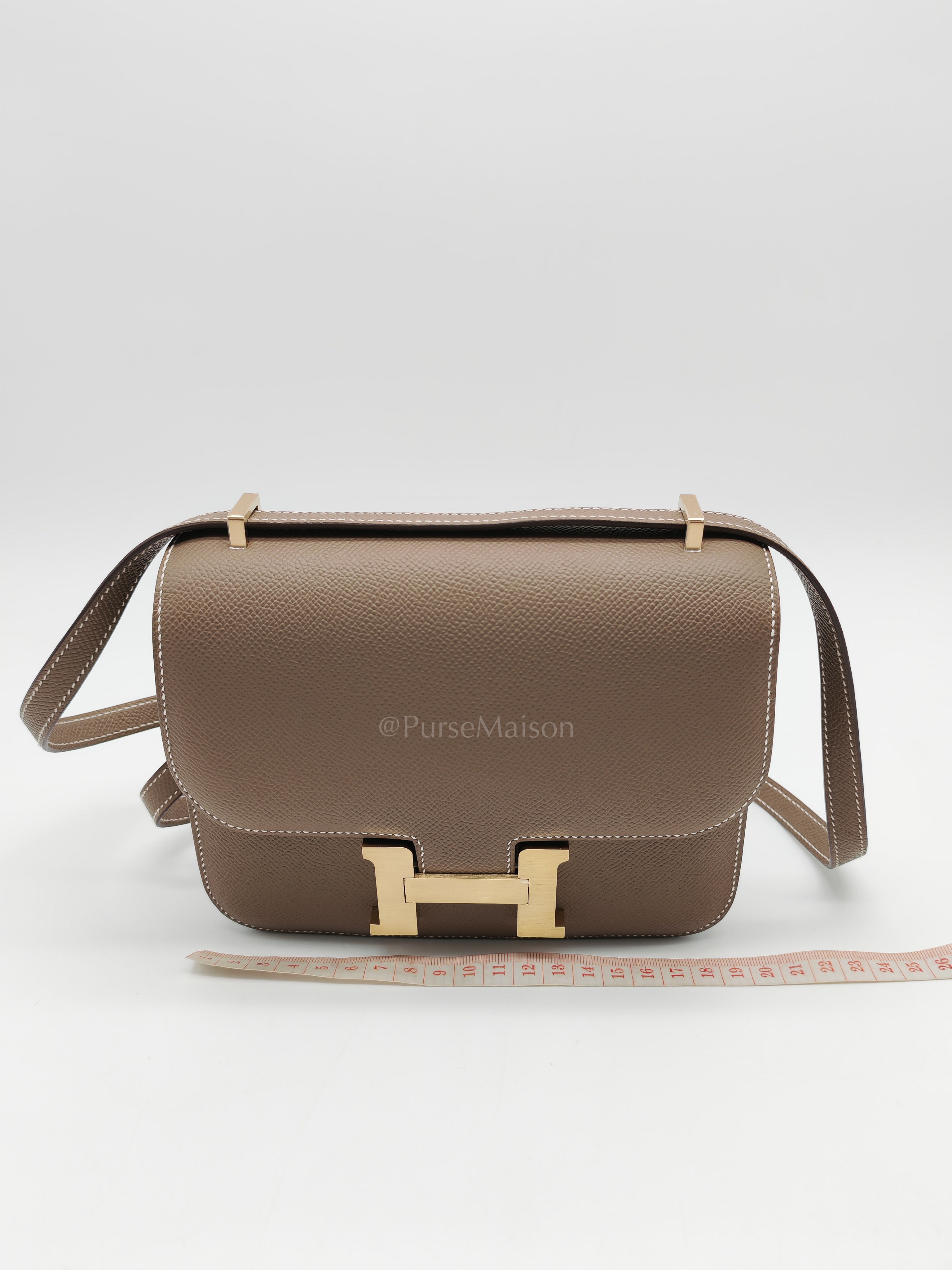 Constance 18 Etoupe in Epsom Leather and Brushed Gold Hardware Stamp K (2025)