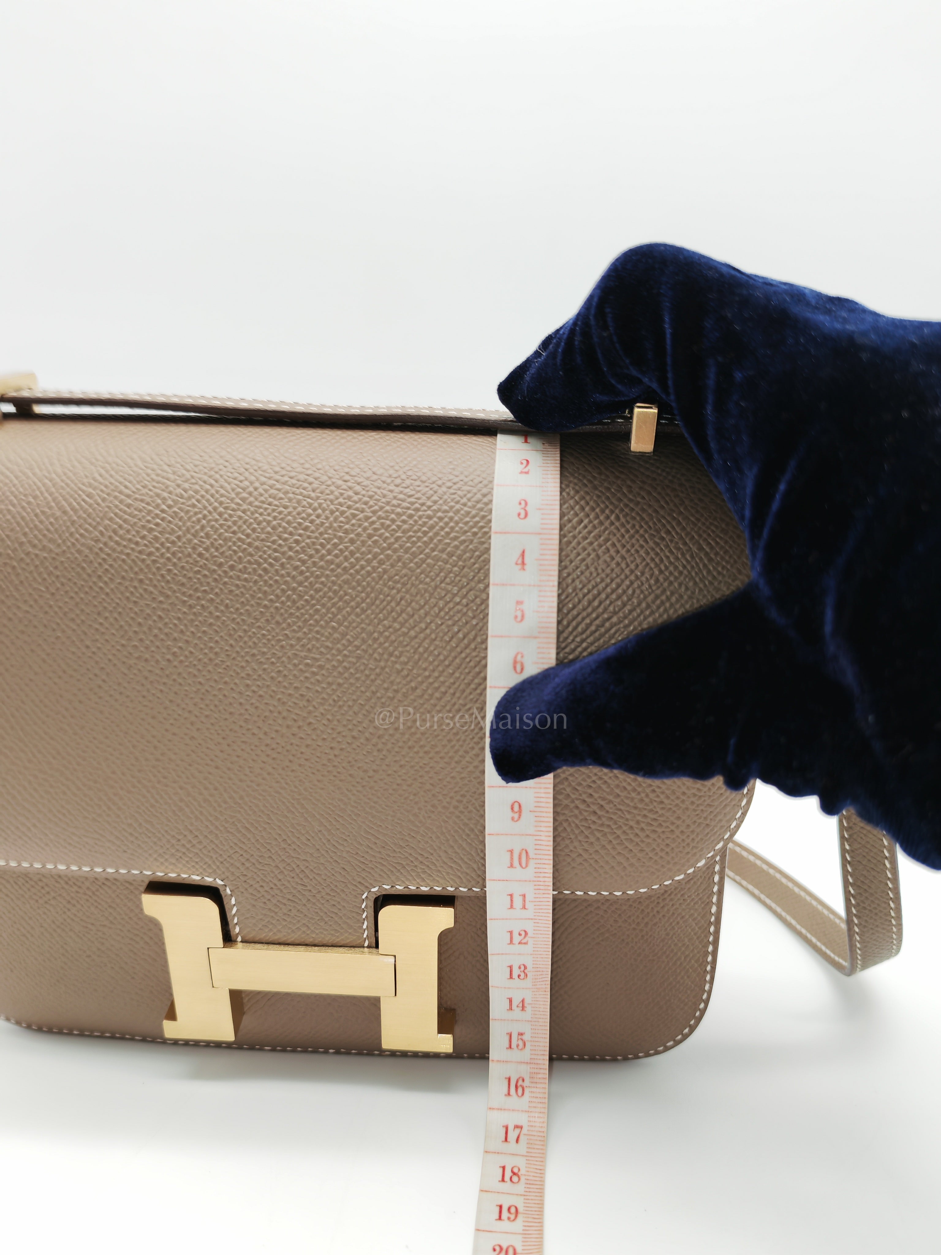 Constance 18 Etoupe in Epsom Leather and Brushed Gold Hardware Stamp K (2025)