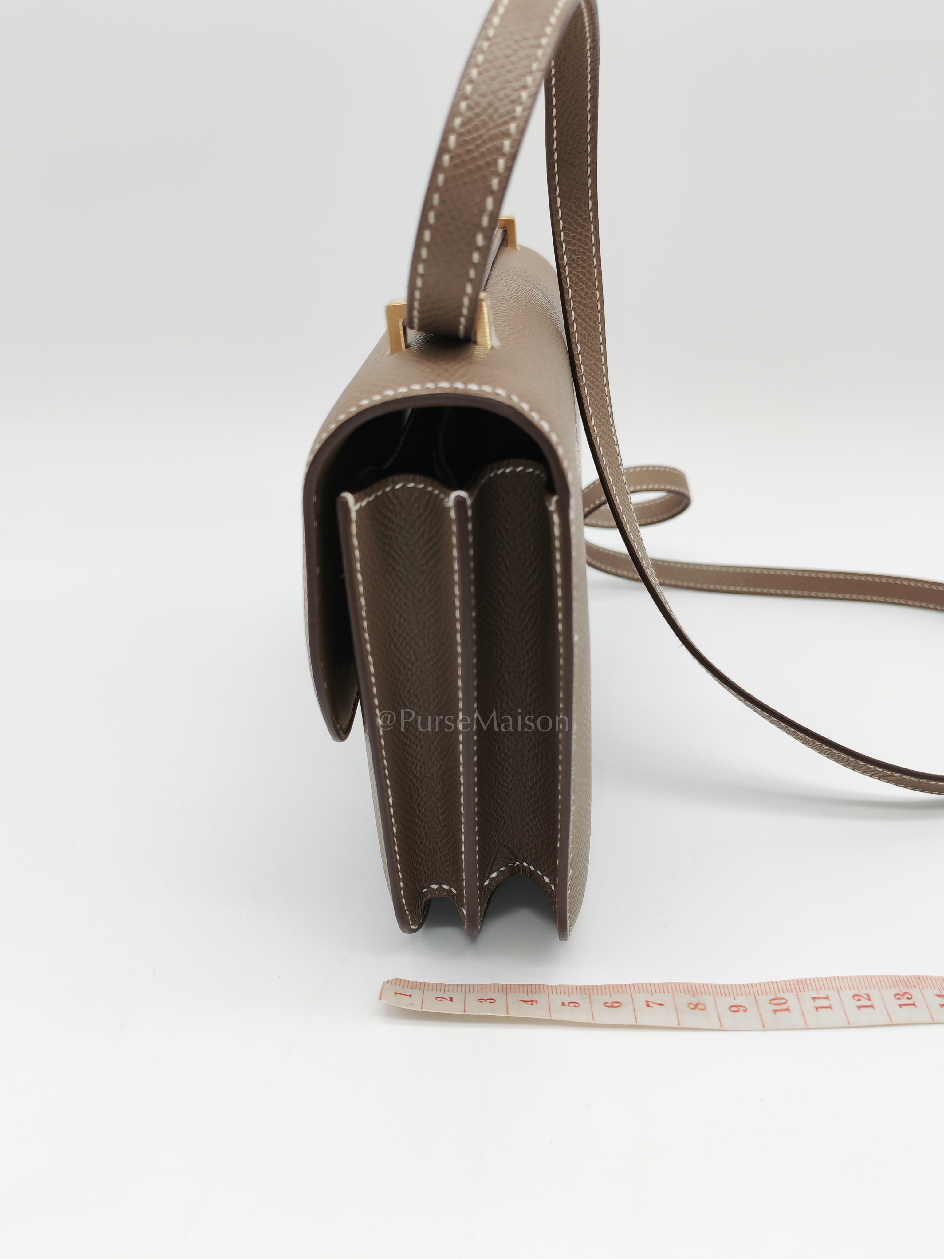 Constance 18 Etoupe in Epsom Leather and Brushed Gold Hardware Stamp K (2025)