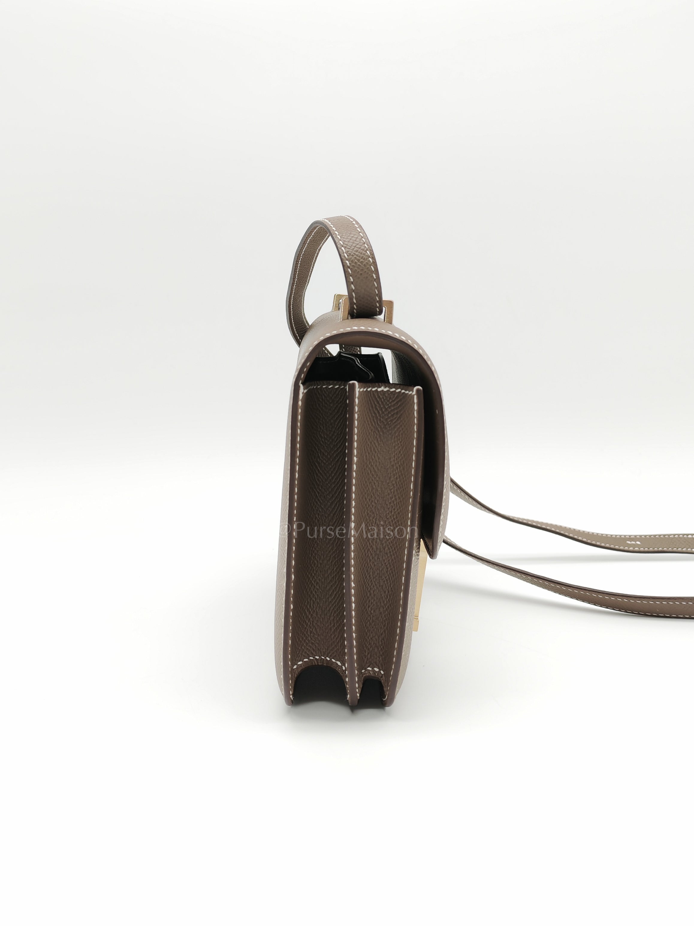 Constance 18 Etoupe in Epsom Leather and Brushed Gold Hardware Stamp K (2025)