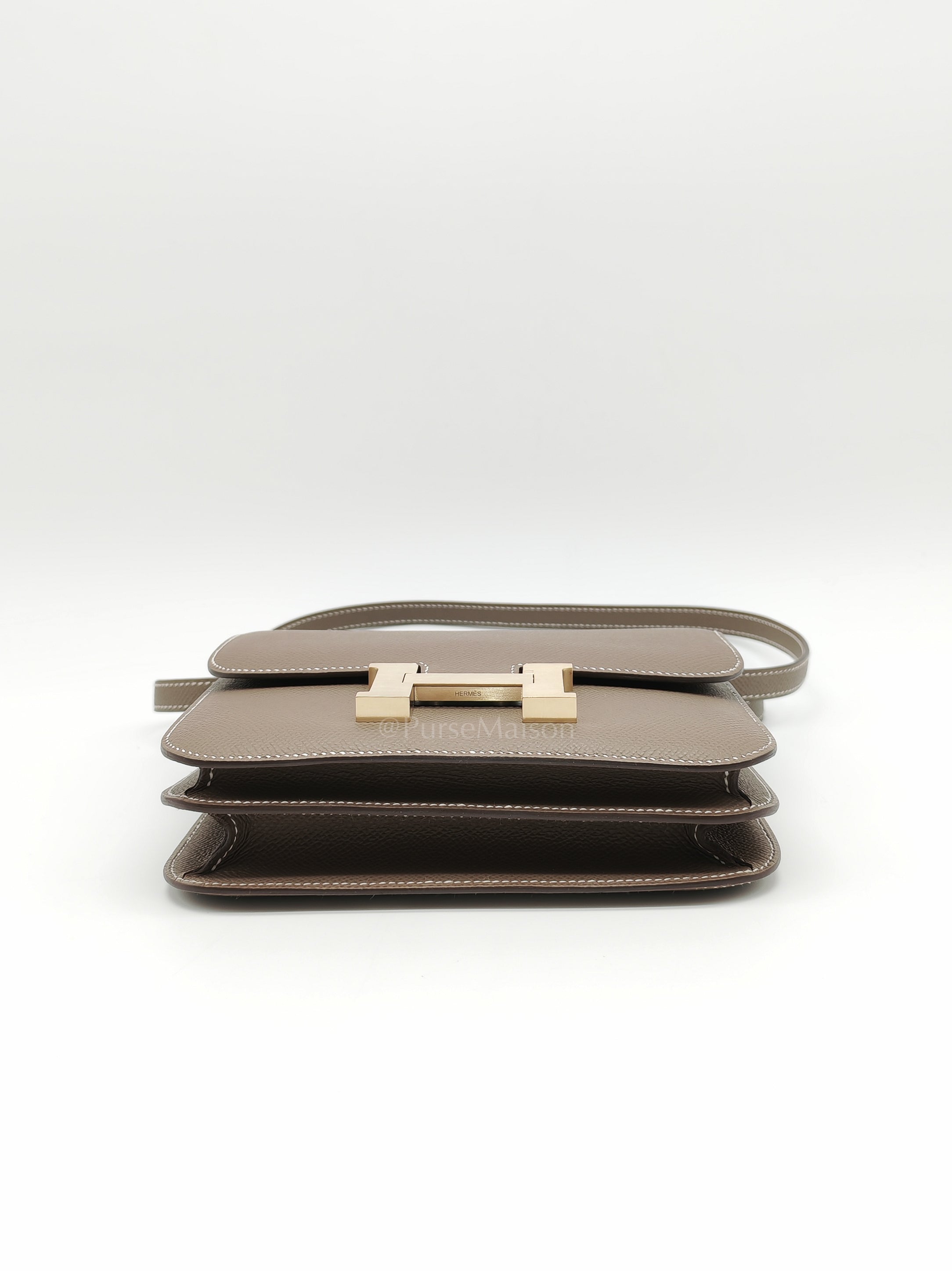 Constance 18 Etoupe in Epsom Leather and Brushed Gold Hardware Stamp K (2025)