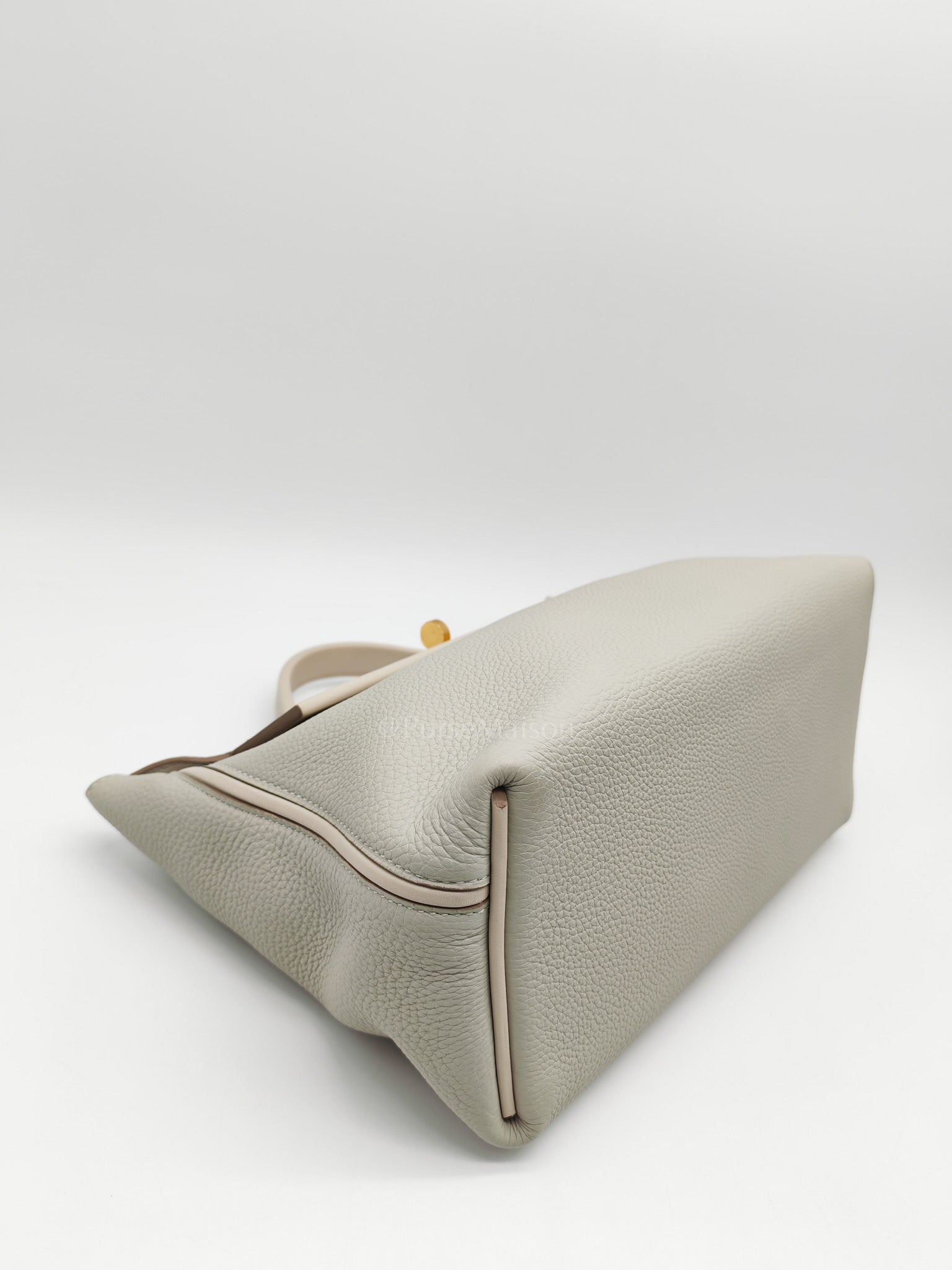 24/24 29 Bag in Beton Togo Leather & Gold Hardware Stamp Y (2020)