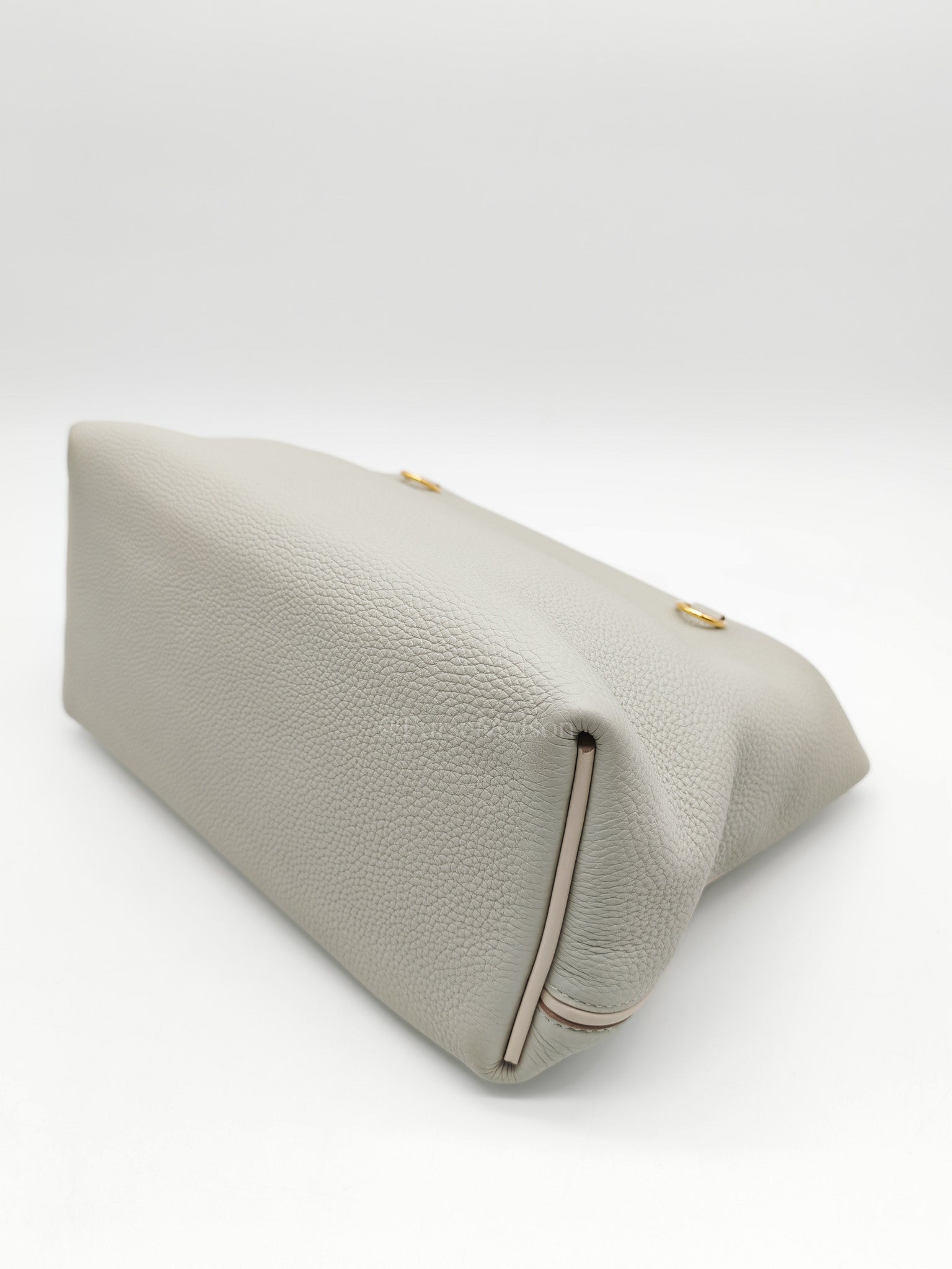 24/24 29 Bag in Beton Togo Leather & Gold Hardware Stamp Y (2020)