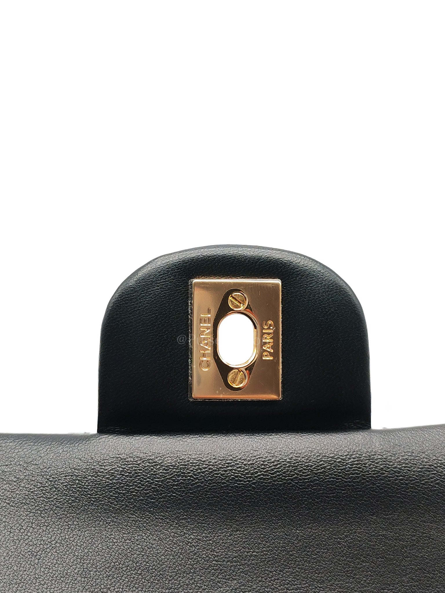 Classic Double Flap Medium in Black Quilted Lambskin Leather & Gold Hardware Microchip