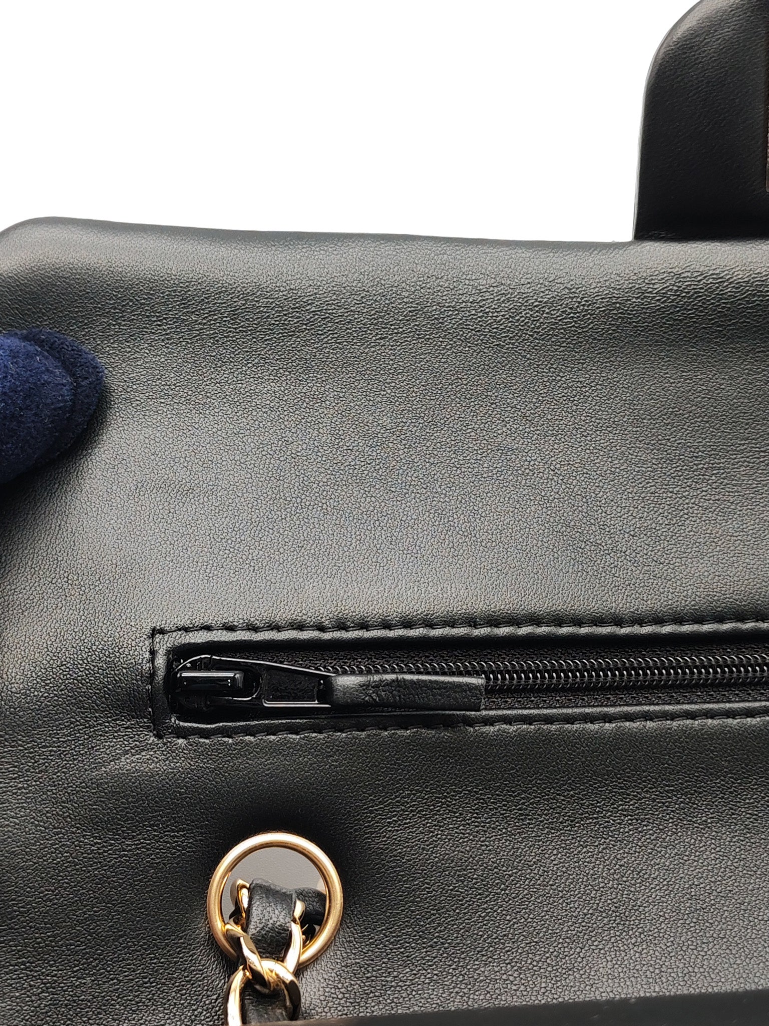 Classic Double Flap Medium in Black Quilted Lambskin Leather & Gold Hardware Microchip