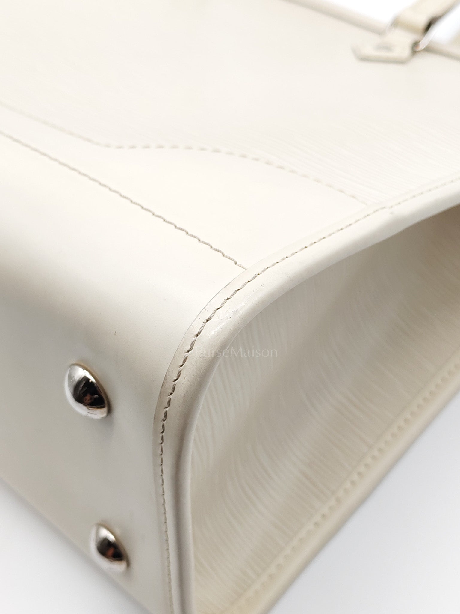 Medeleine GM Bag in White Epi Leather & Silver Hardware (Datecode: AR1099)