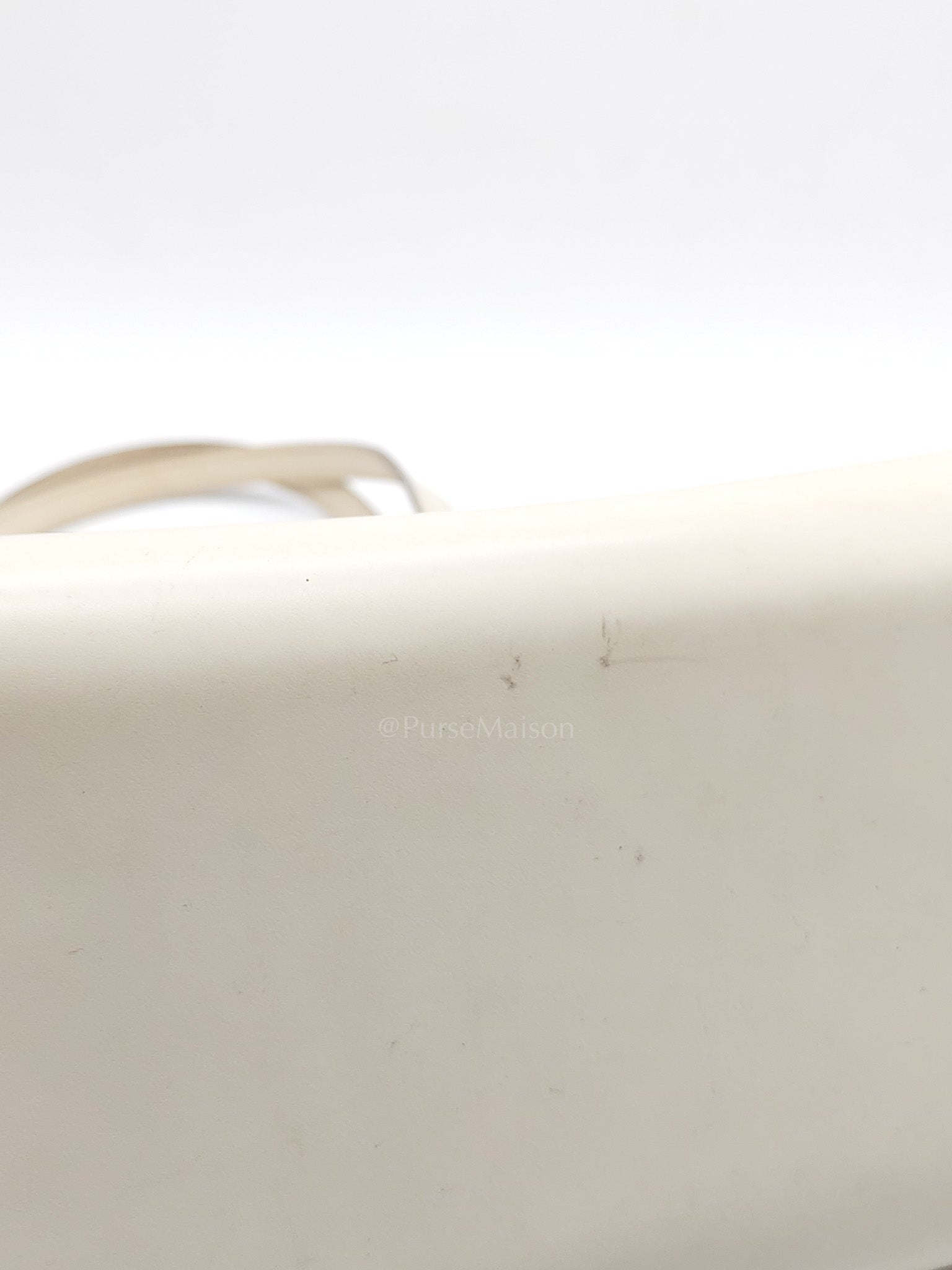 Medeleine GM Bag in White Epi Leather & Silver Hardware (Datecode: AR1099)