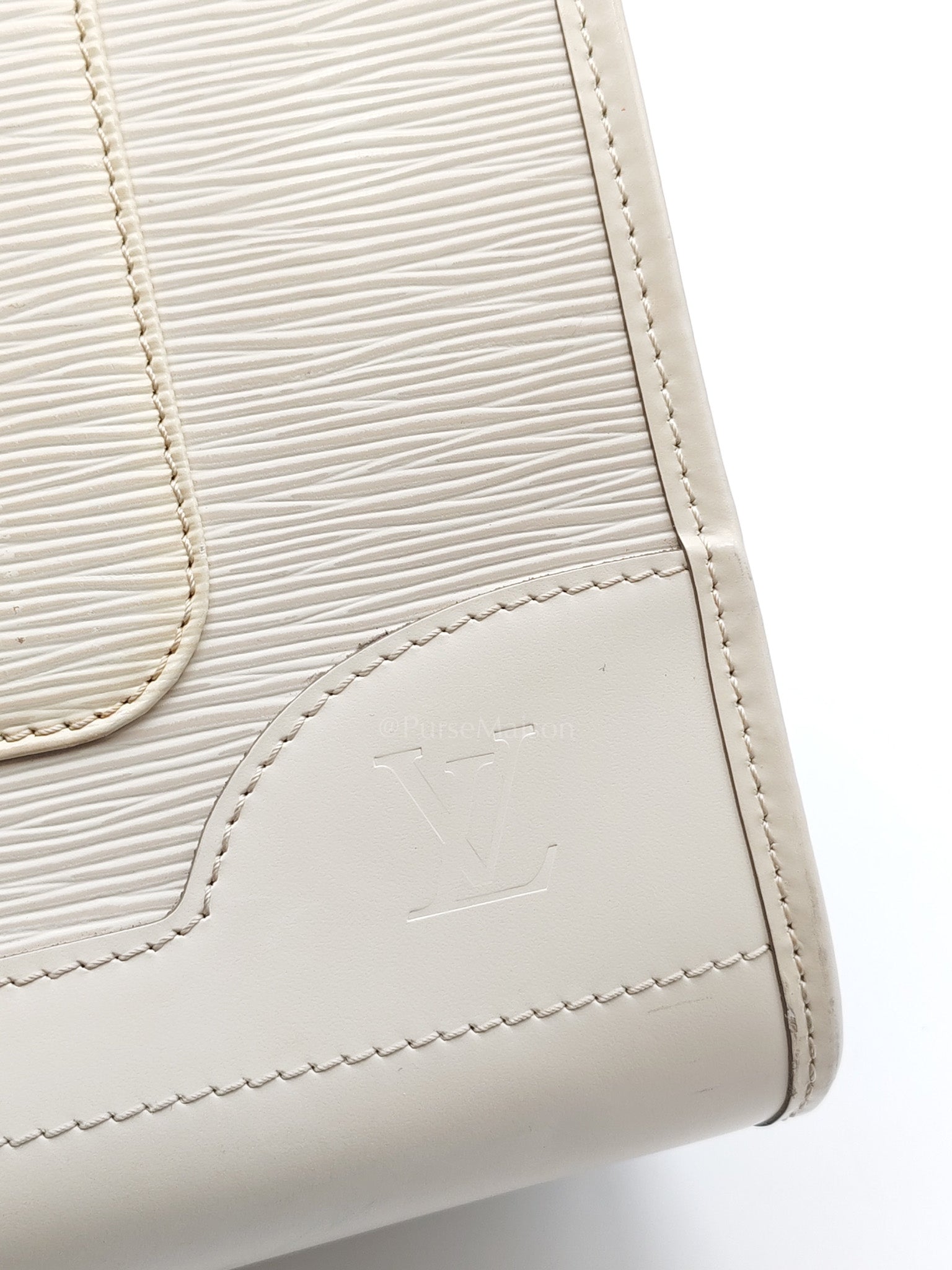 Medeleine GM Bag in White Epi Leather & Silver Hardware (Datecode: AR1099)