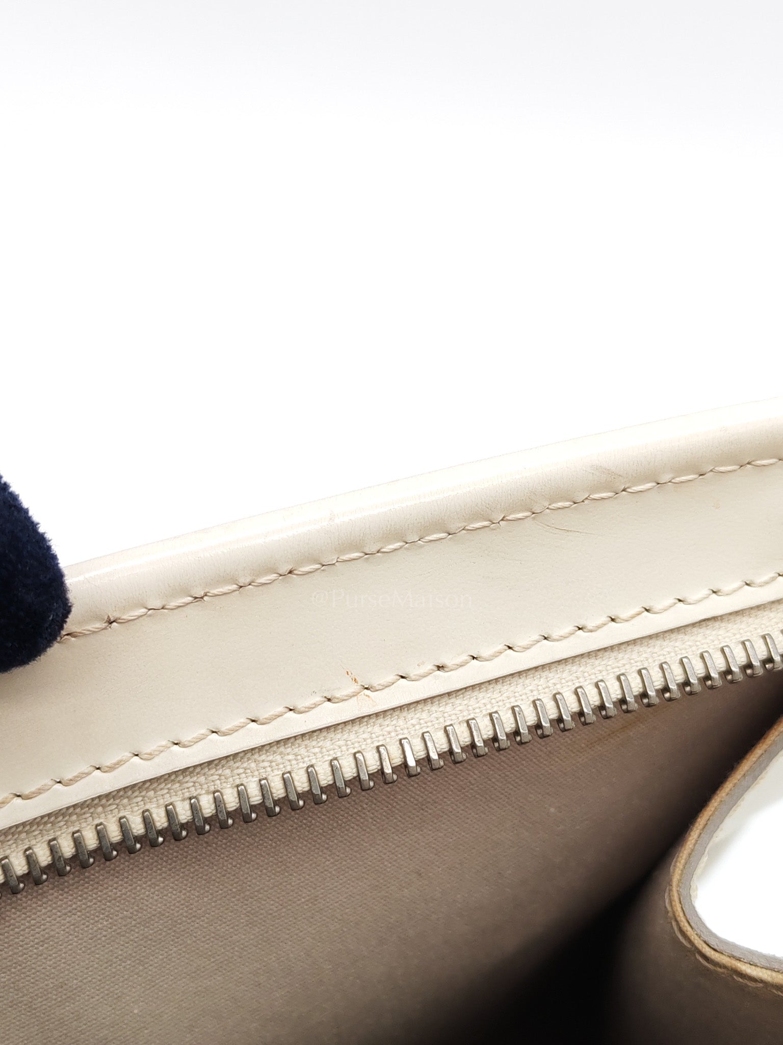 Medeleine GM Bag in White Epi Leather & Silver Hardware (Datecode: AR1099)