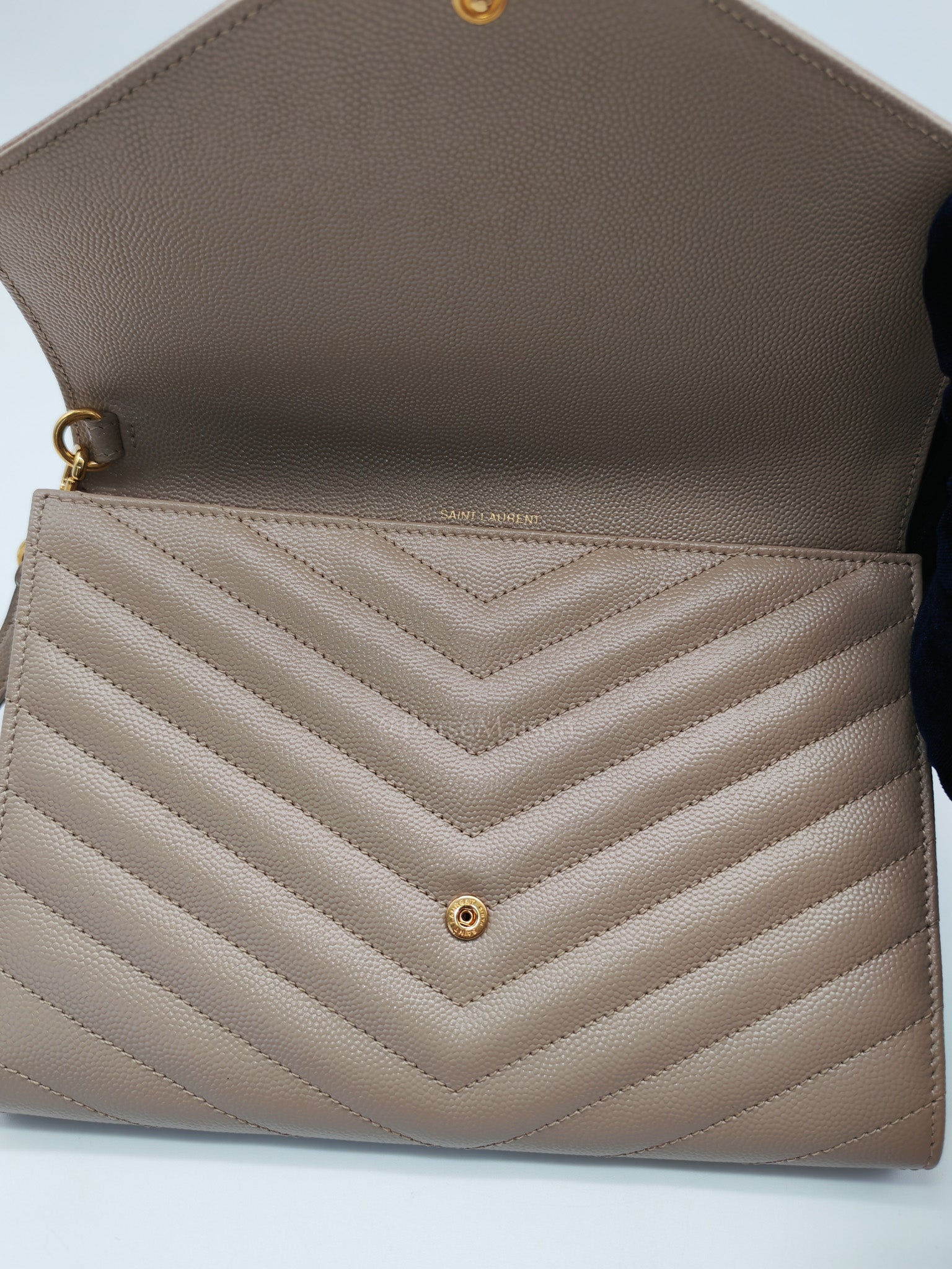 Envelope Clutch Bag in Beige Grain De Poudre Leather & Gold Hardware