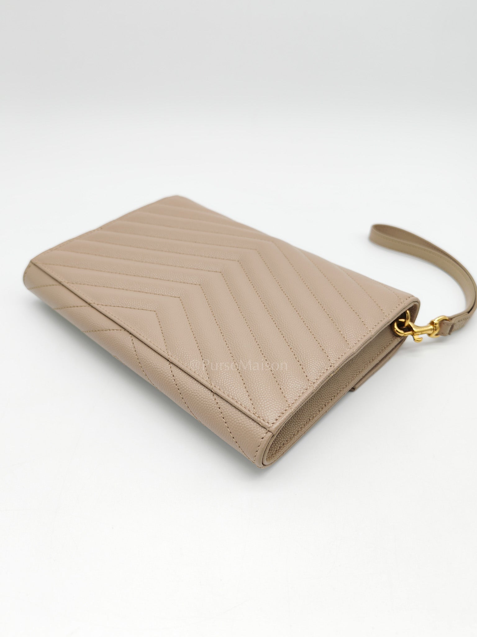 Envelope Clutch Bag in Beige Grain De Poudre Leather & Gold Hardware