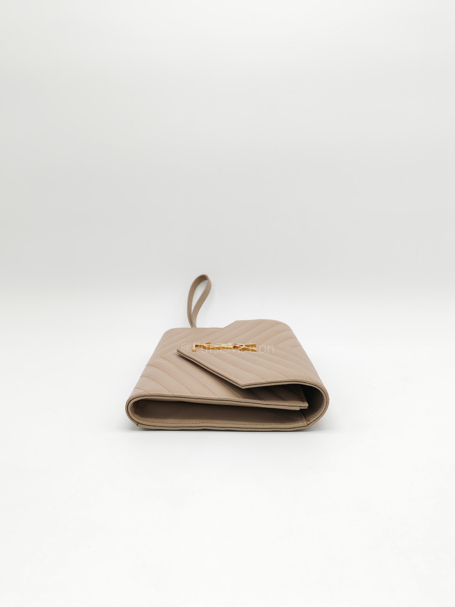 Envelope Clutch Bag in Beige Grain De Poudre Leather & Gold Hardware