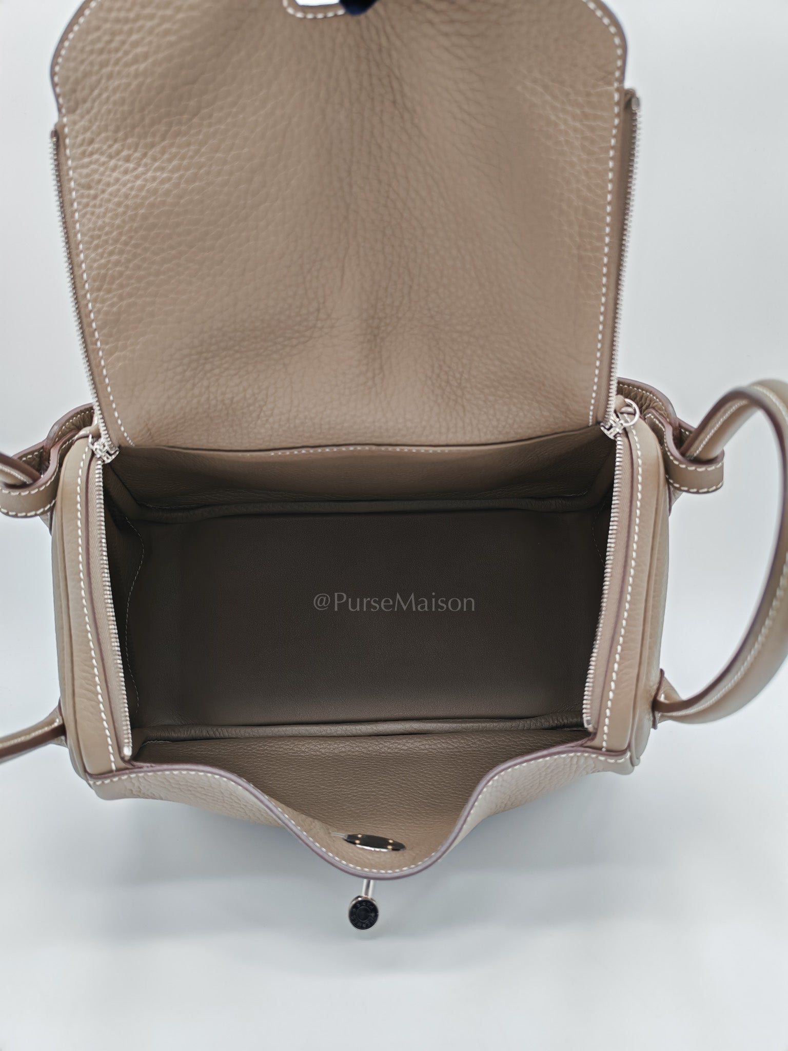 Lindy 26 in Etoupe Clemence Leather & Palladium Hardware Stamp W(2024)