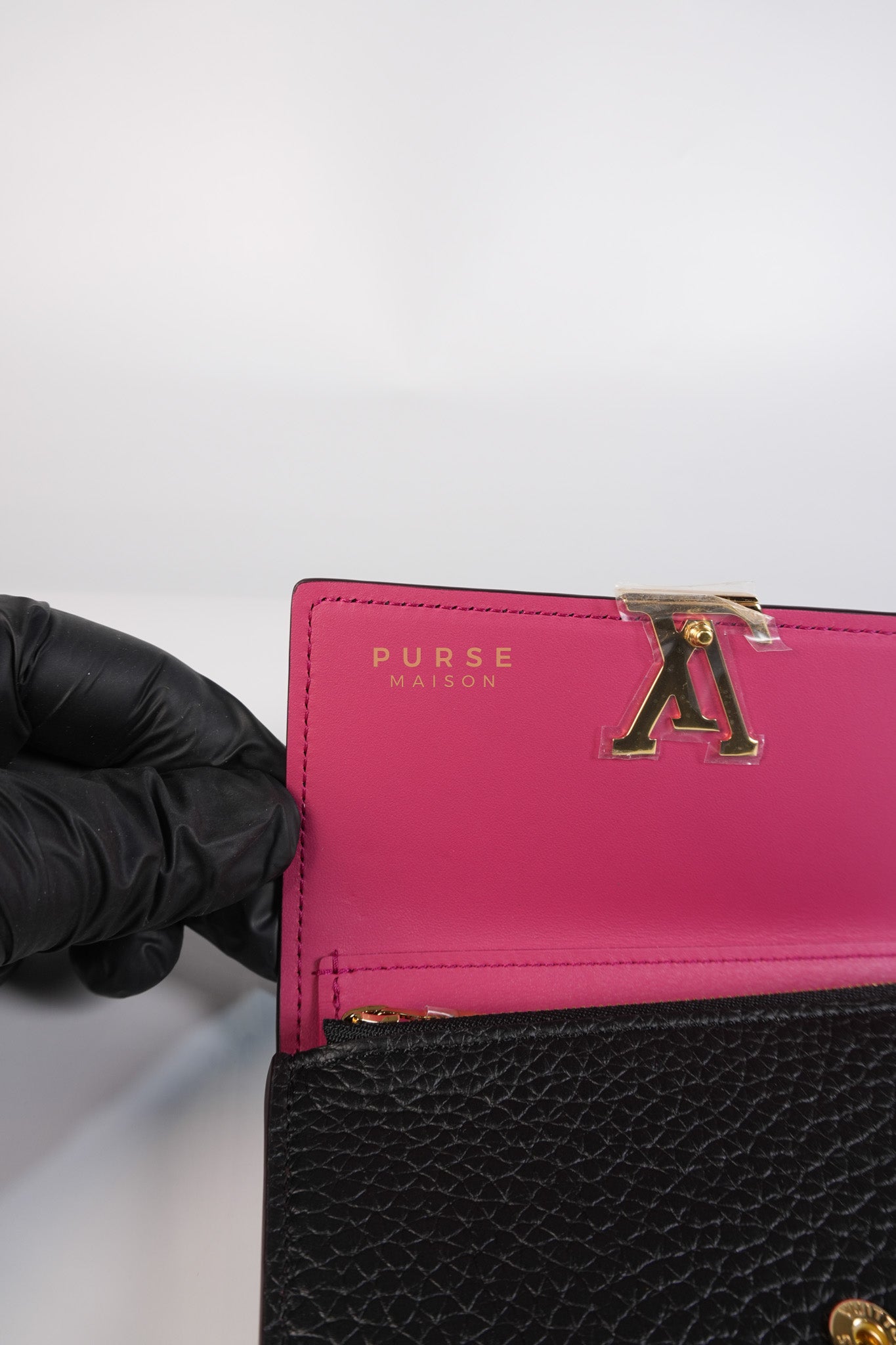 Capuccines Wallet in Black Taurillon Leather Microchip | Purse Maison Luxury Bags Shop