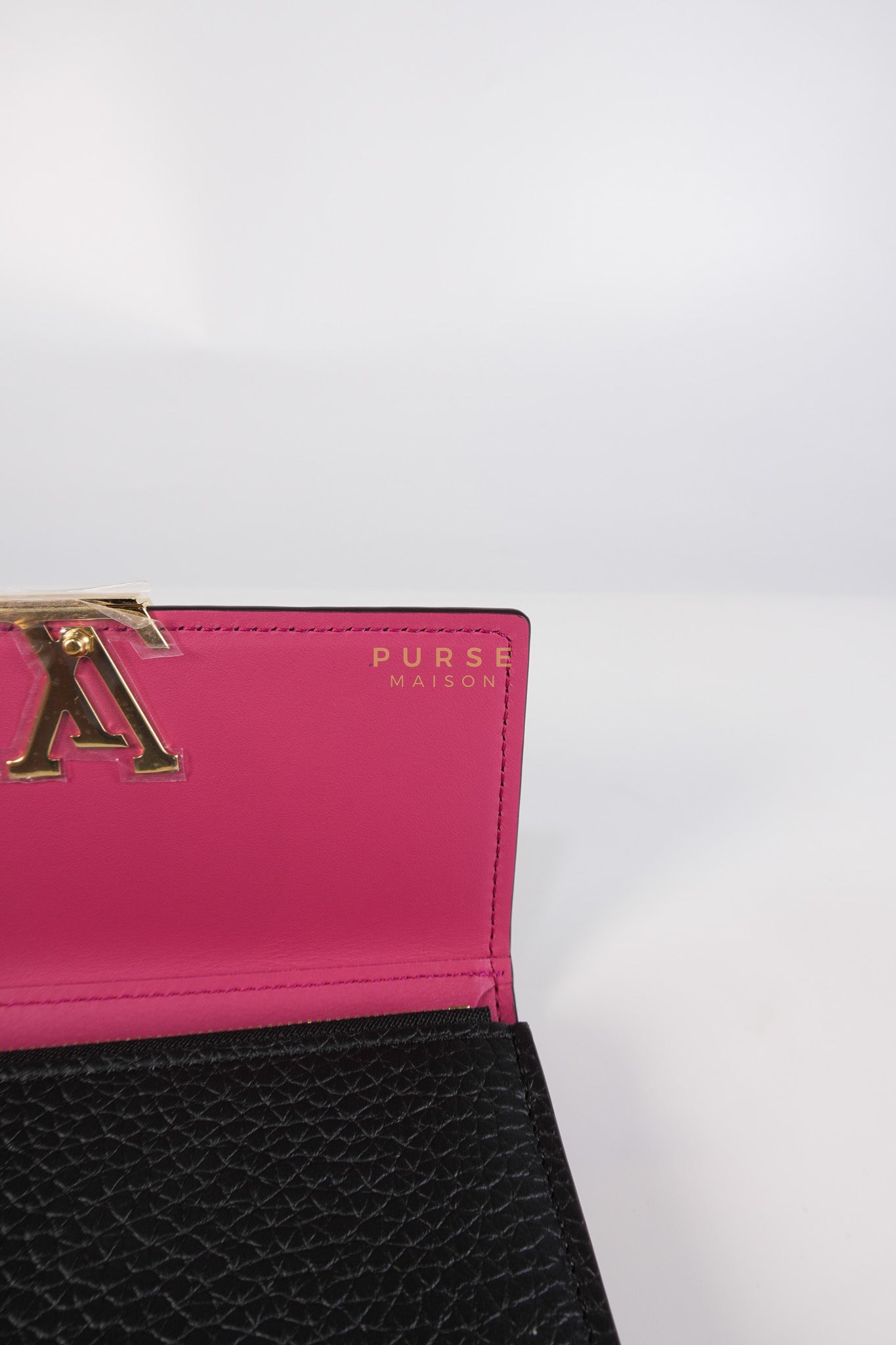 Capuccines Wallet in Black Taurillon Leather Microchip | Purse Maison Luxury Bags Shop