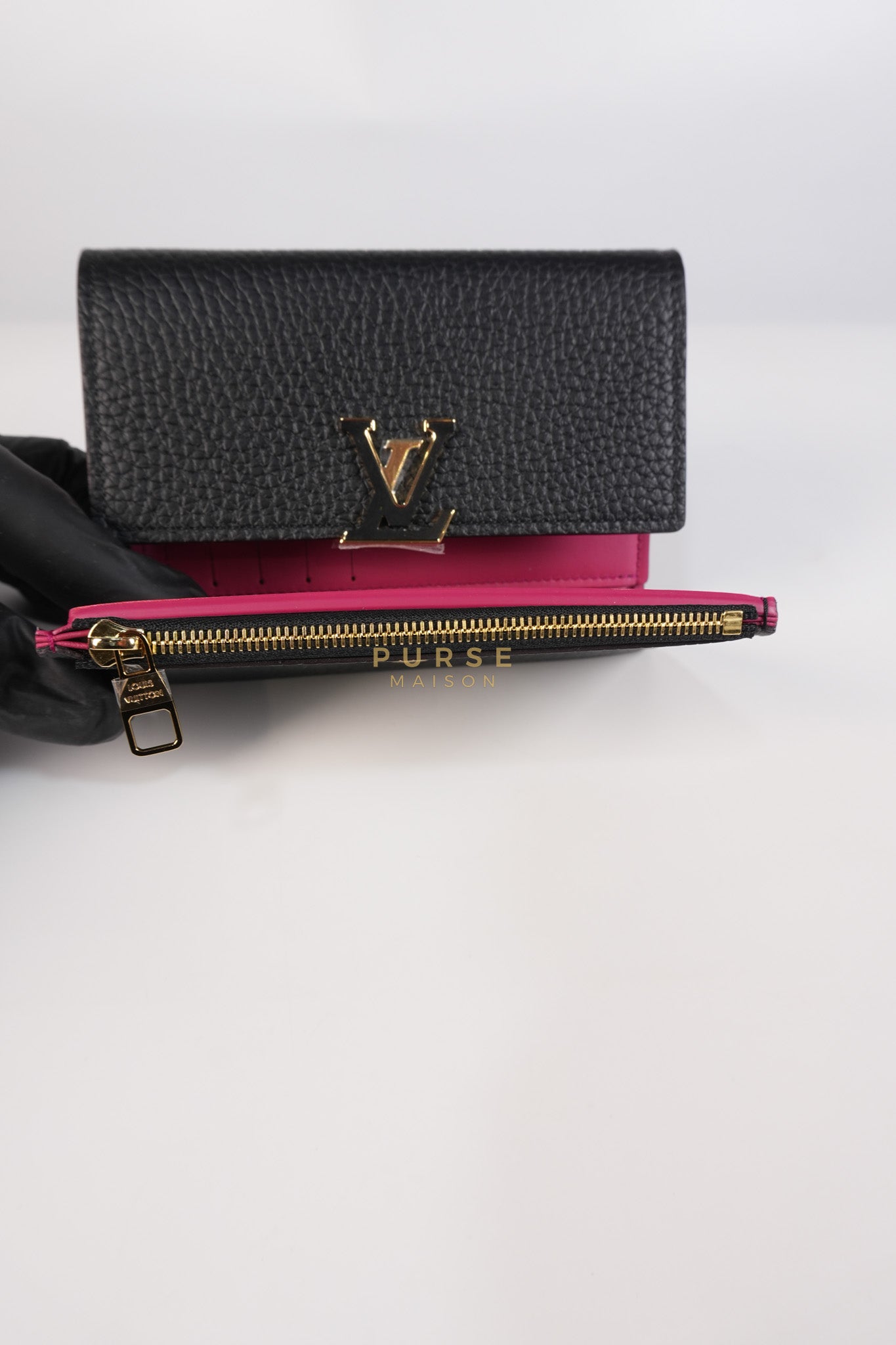 Capuccines Wallet in Black Taurillon Leather Microchip | Purse Maison Luxury Bags Shop