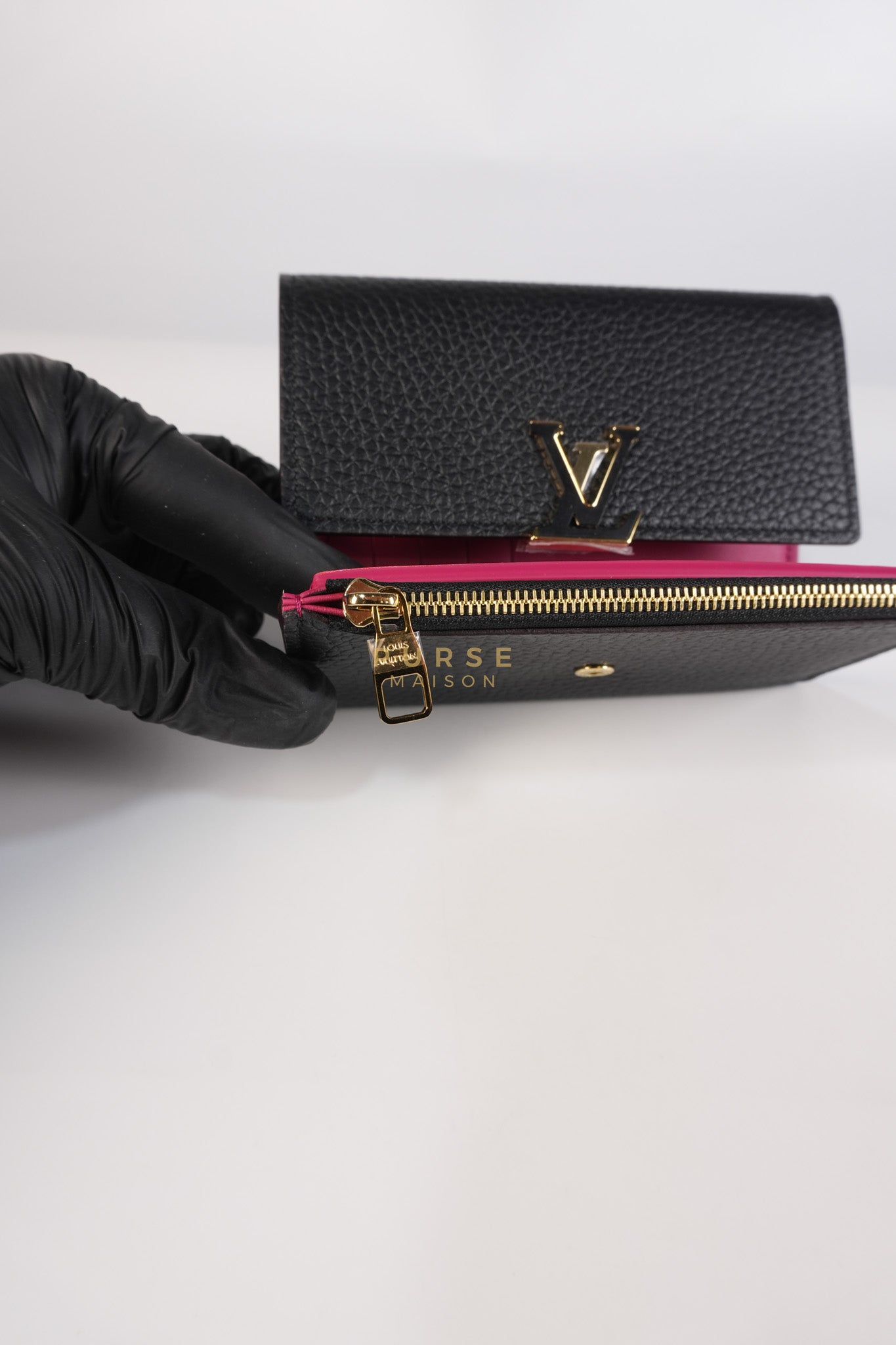Capuccines Wallet in Black Taurillon Leather Microchip | Purse Maison Luxury Bags Shop