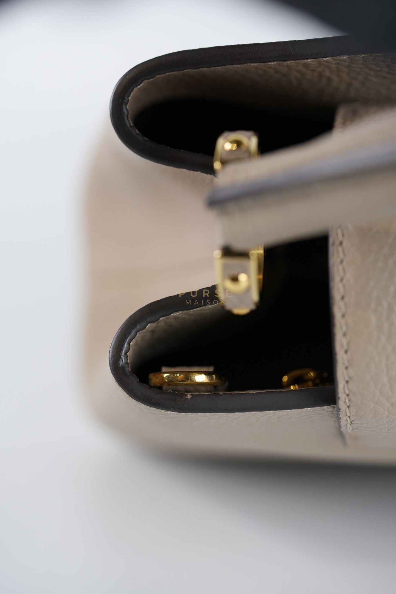 Capucines BB in Galet Taurillon Calfskin Leather (Microchip) | Purse Maison Luxury Bags Shop