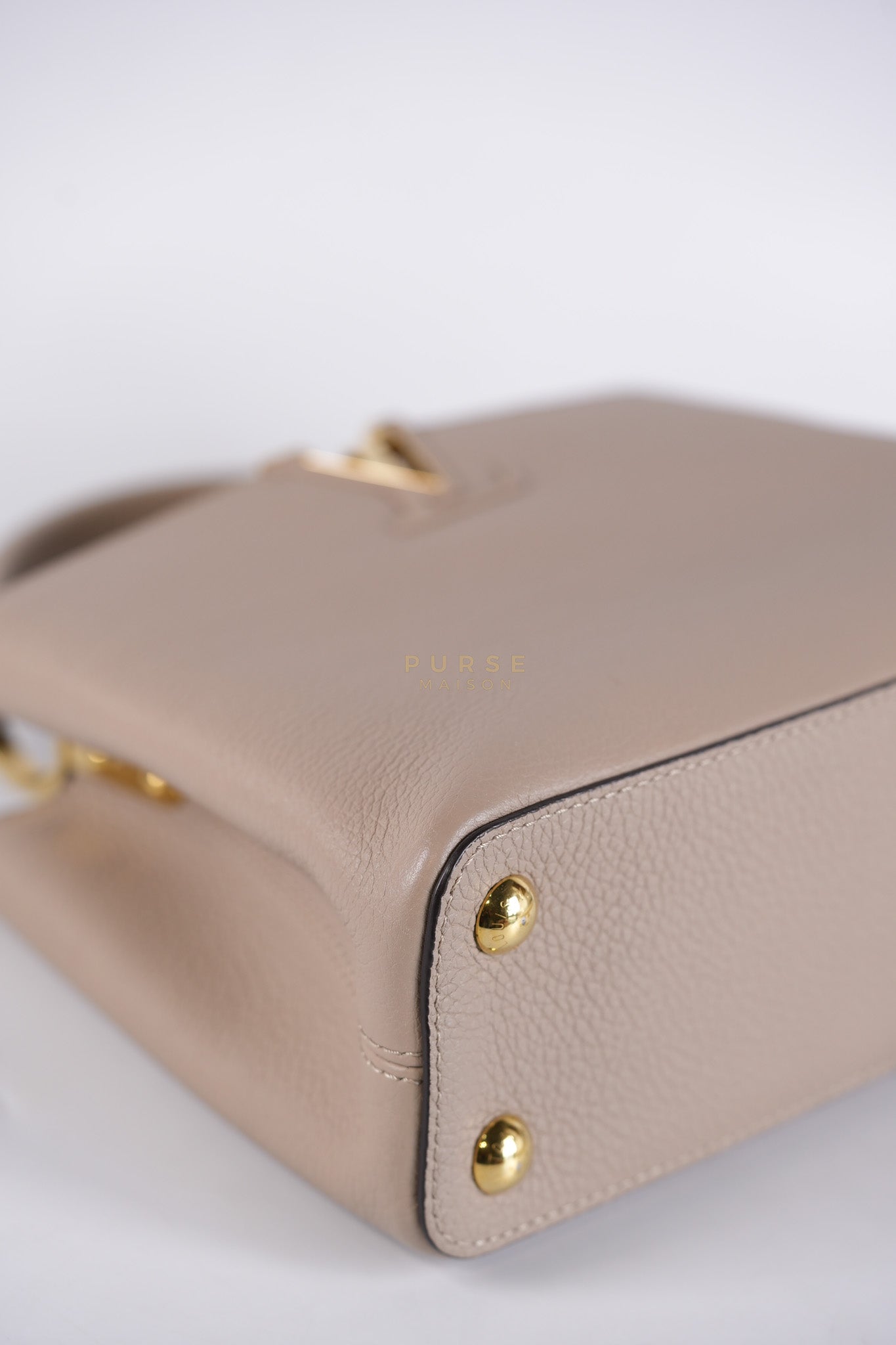 Capucines BB in Galet Taurillon Calfskin Leather (Microchip) | Purse Maison Luxury Bags Shop