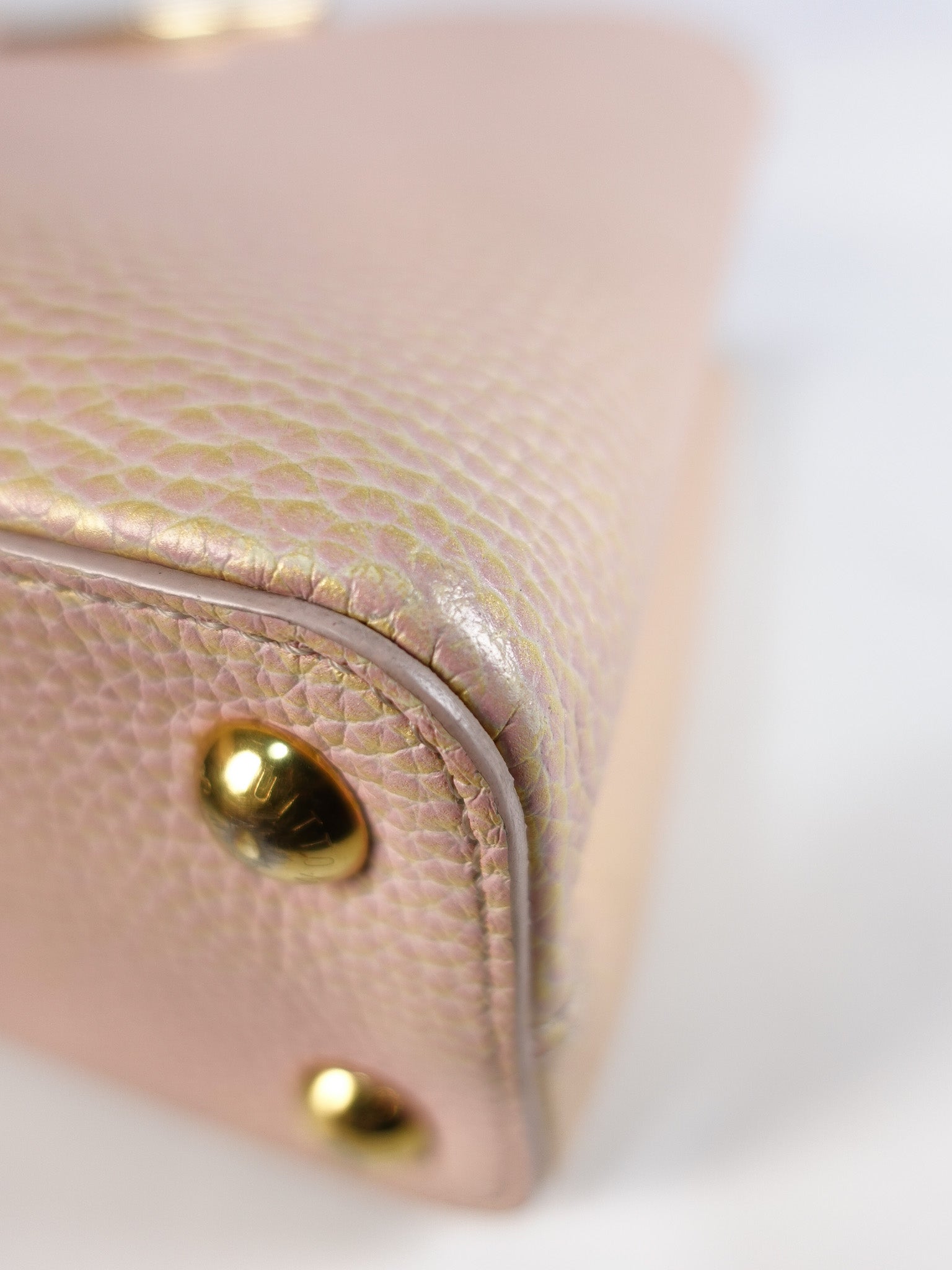 Capucines BB in Peach Mother of Pearl Taurillon Leather | Purse Maison Luxury Bags Shop