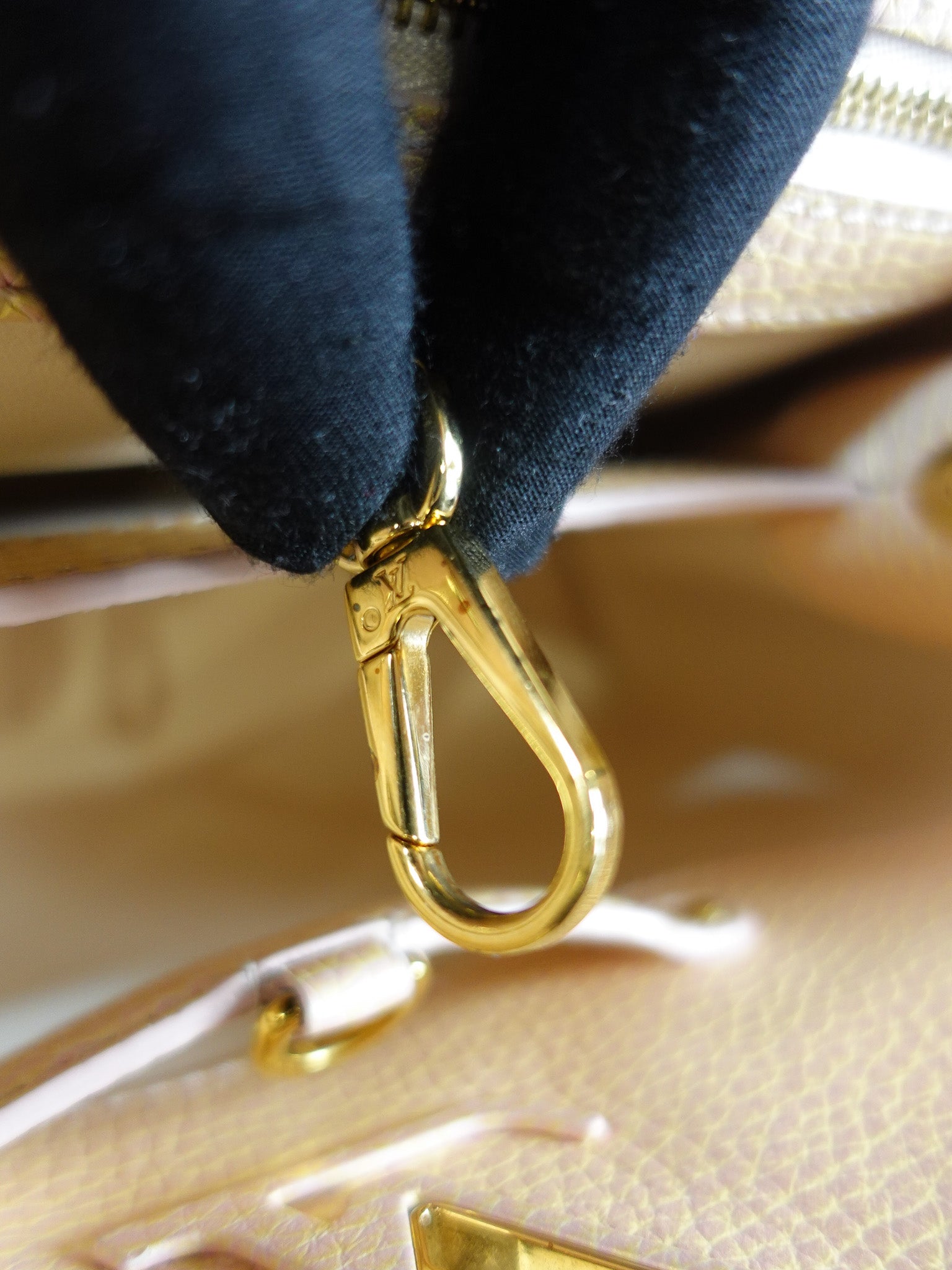 Capucines BB in Peach Mother of Pearl Taurillon Leather | Purse Maison Luxury Bags Shop