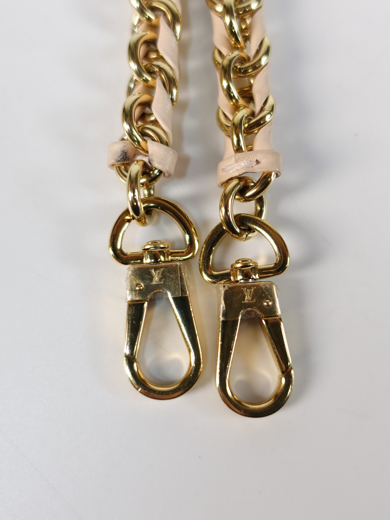 Capucines BB in Peach Mother of Pearl Taurillon Leather | Purse Maison Luxury Bags Shop