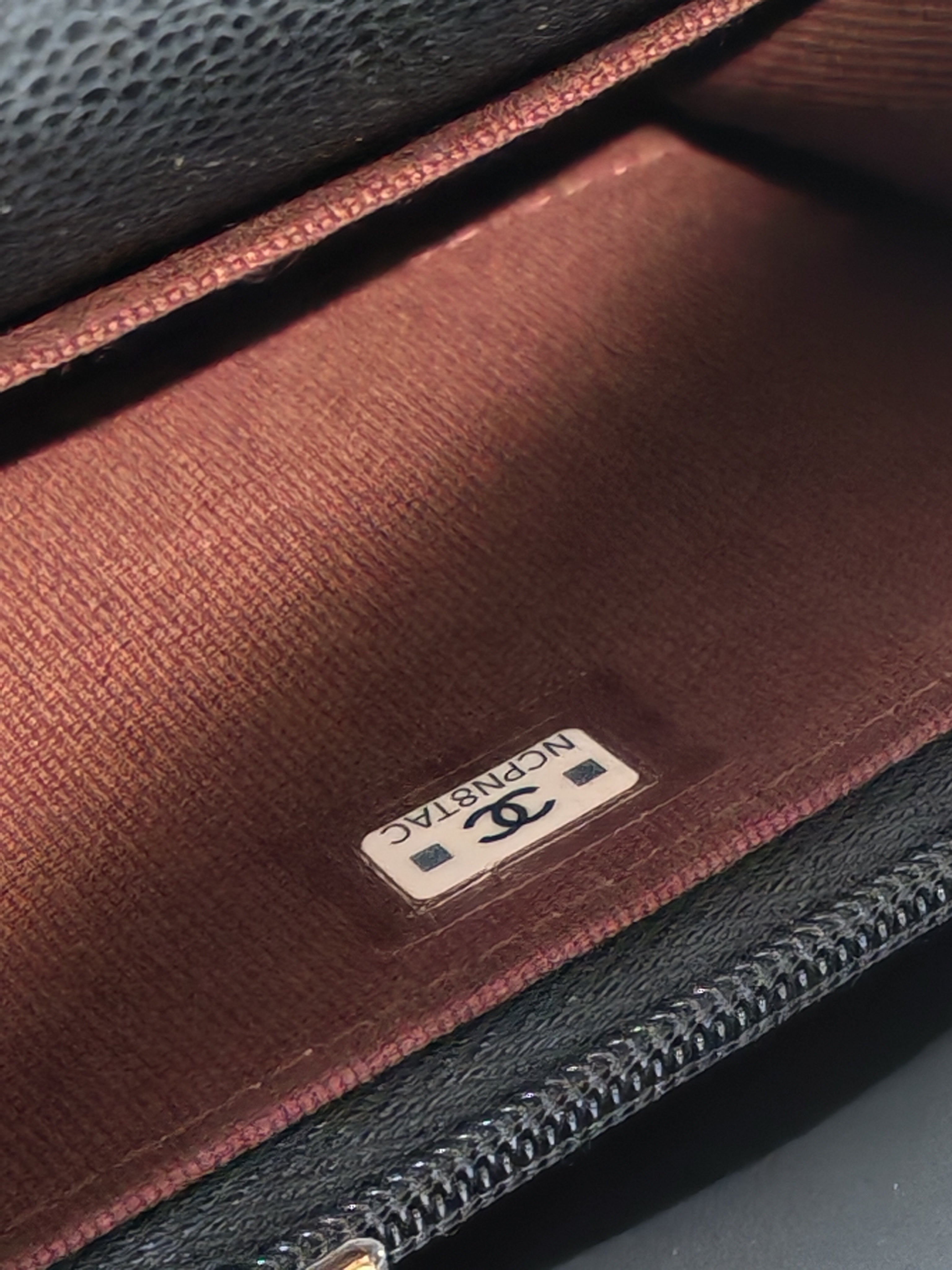 Card Holder In Black Caviar Leather & Light Gold Hardware Microchip | Purse Maison Luxury Bags Shop