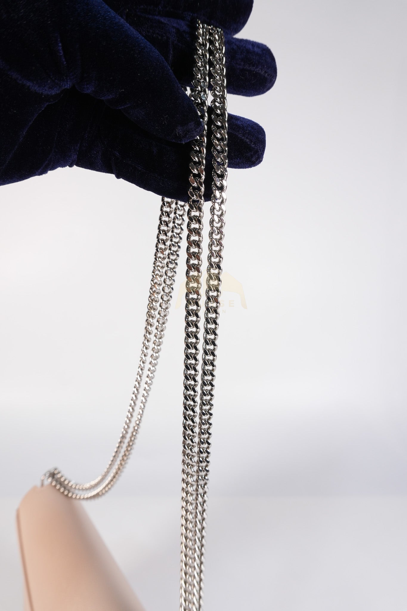 Cassandra Chain Flap Shoulder Bag in Pink Beige Grained Leather | Purse Maison Luxury Bags Shop