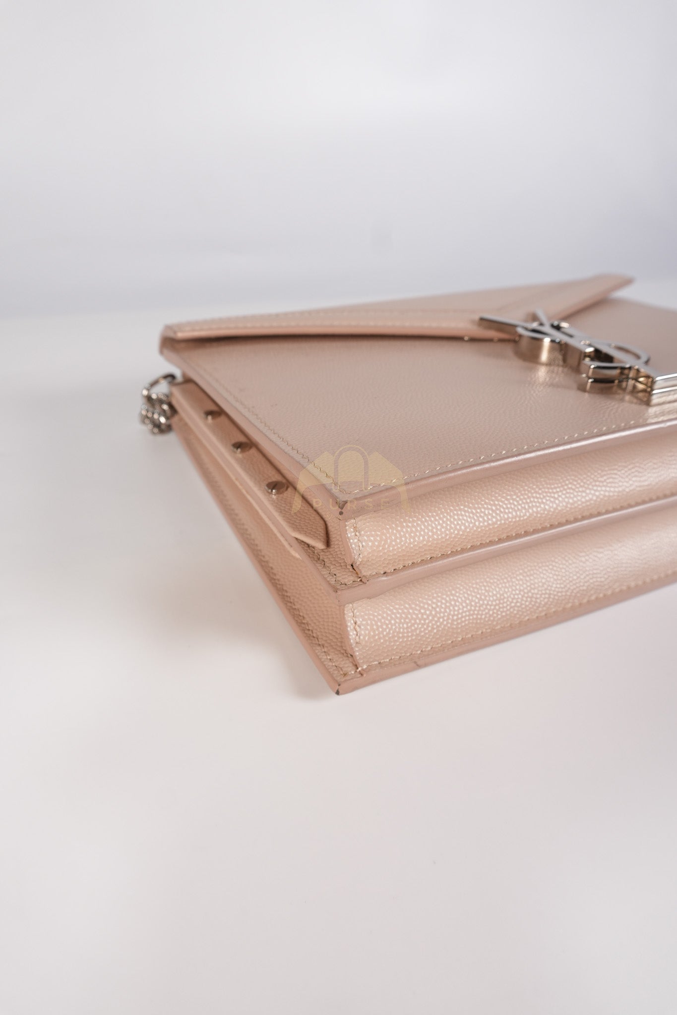 Cassandra Chain Flap Shoulder Bag in Pink Beige Grained Leather | Purse Maison Luxury Bags Shop