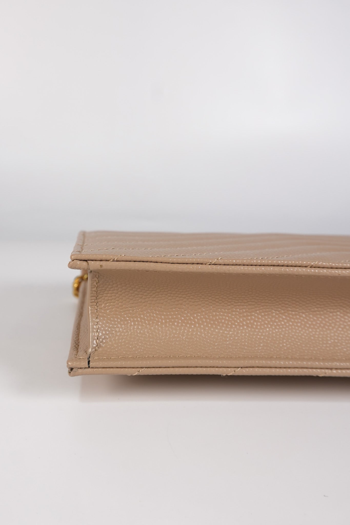 Cassandre Wallet on Chain (WOC) in Beige Grained Calfskin Leather | Purse Maison Luxury Bags Shop