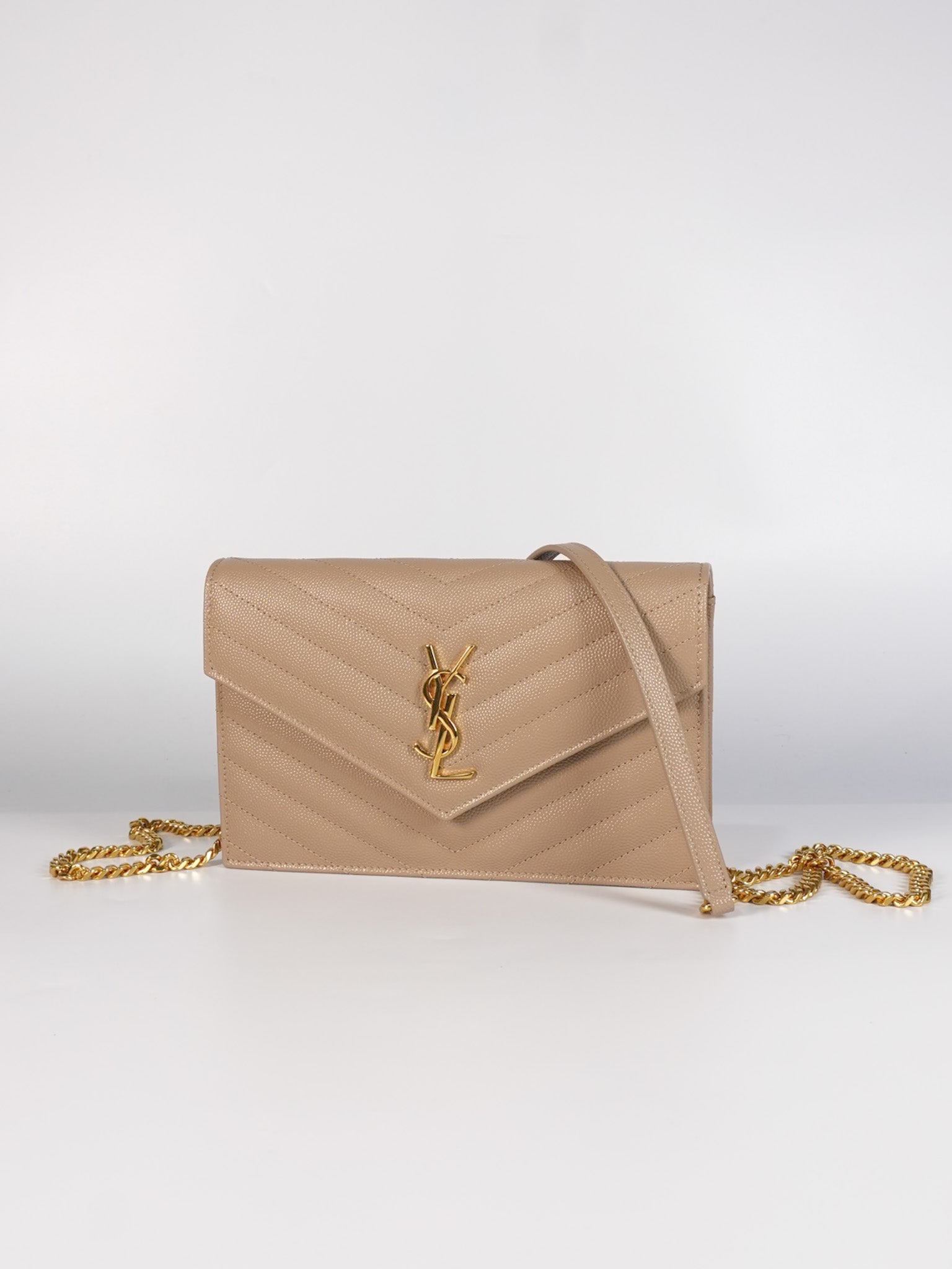 Cassandre Wallet on Chain (WOC) in Beige Grained Calfskin Leather | Purse Maison Luxury Bags Shop