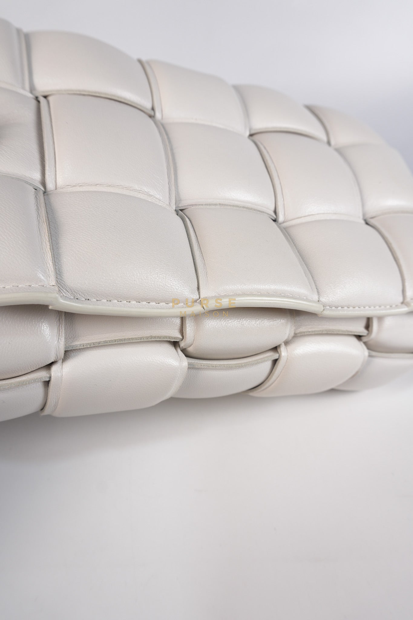 Cassette Padded in Off-white Intrecciato Leather Crossbody Bag | Purse Maison Luxury Bags Shop