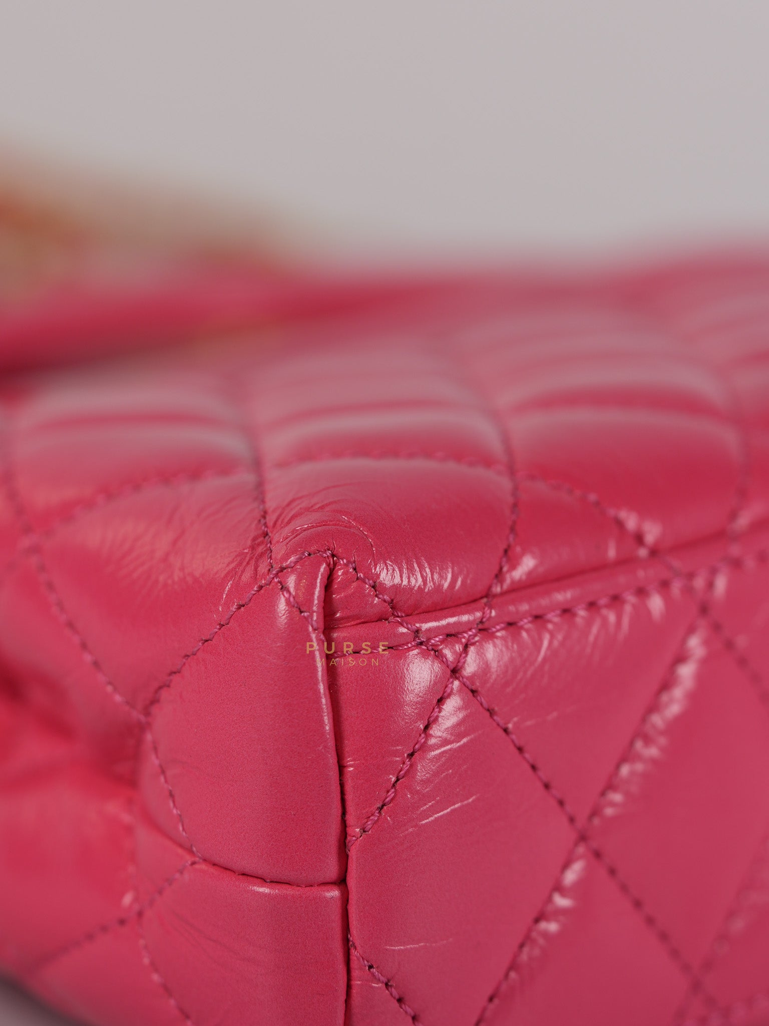 CC Kelly Small Fuchsia Shiny Calfskin Leather and Aged Gold Hardware (Microchip) | Purse Maison Luxury Bags Shop