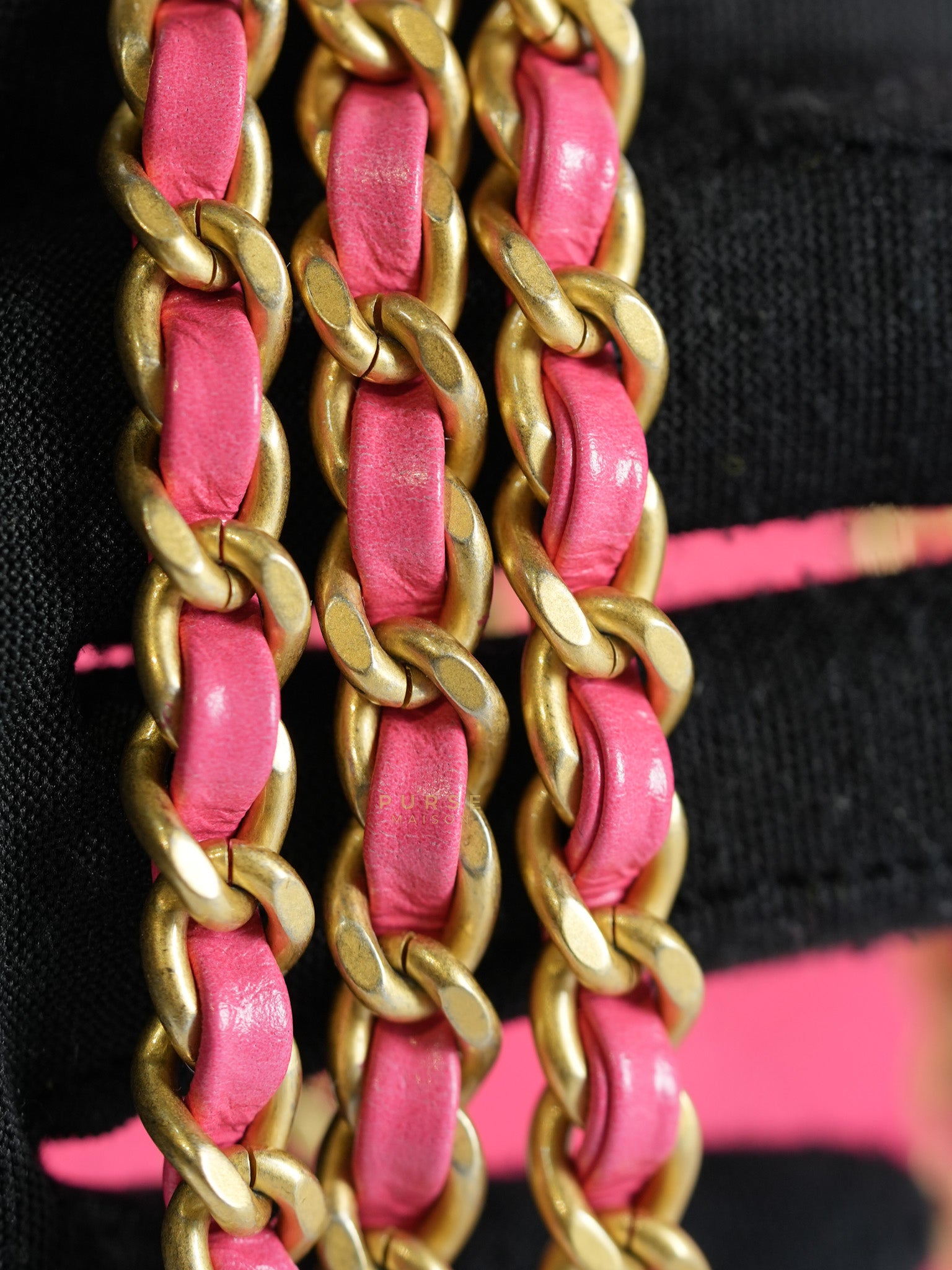 CC Kelly Small Fuchsia Shiny Calfskin Leather and Aged Gold Hardware (Microchip) | Purse Maison Luxury Bags Shop