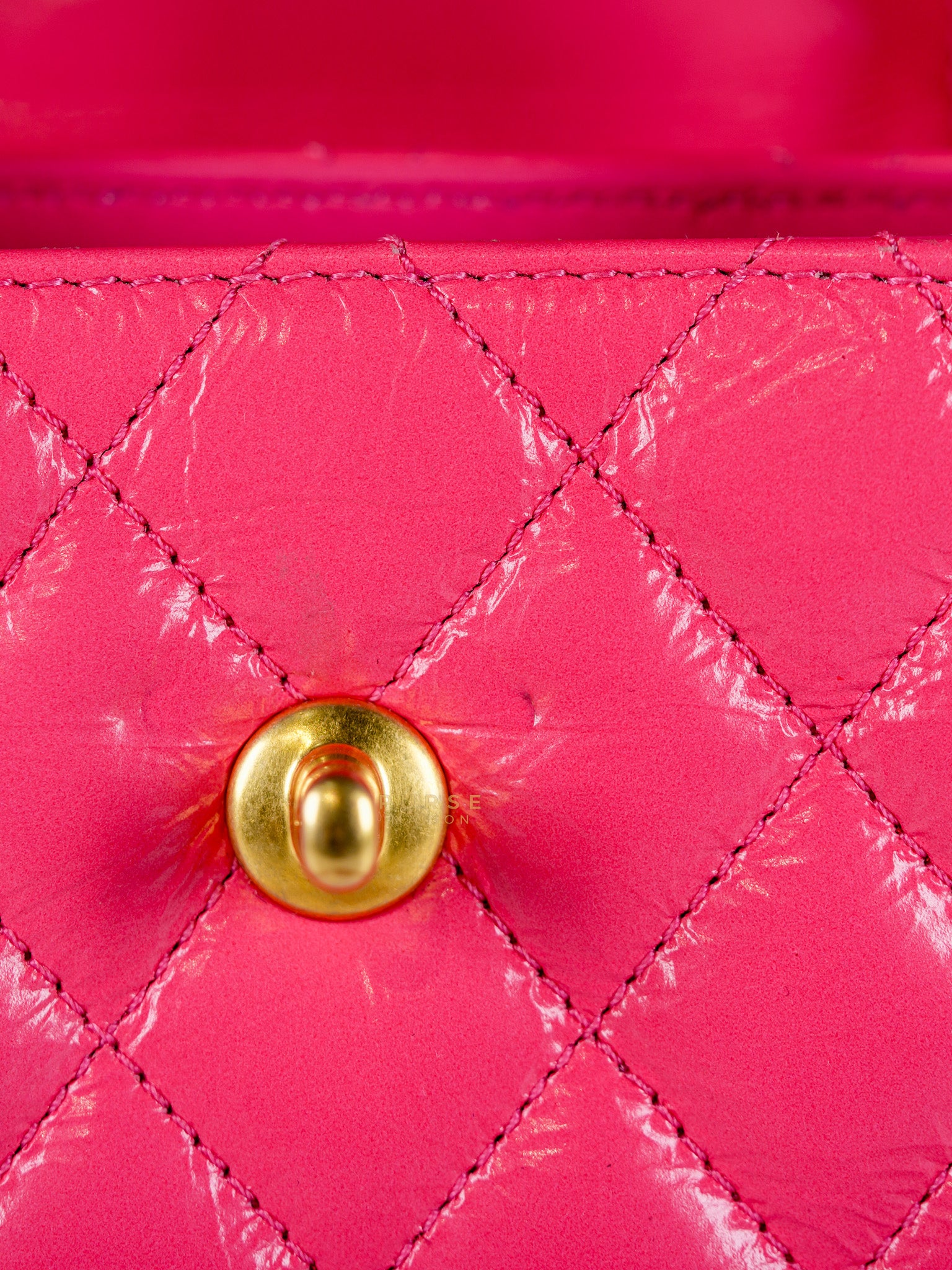 CC Kelly Small Fuchsia Shiny Calfskin Leather and Aged Gold Hardware (Microchip) | Purse Maison Luxury Bags Shop