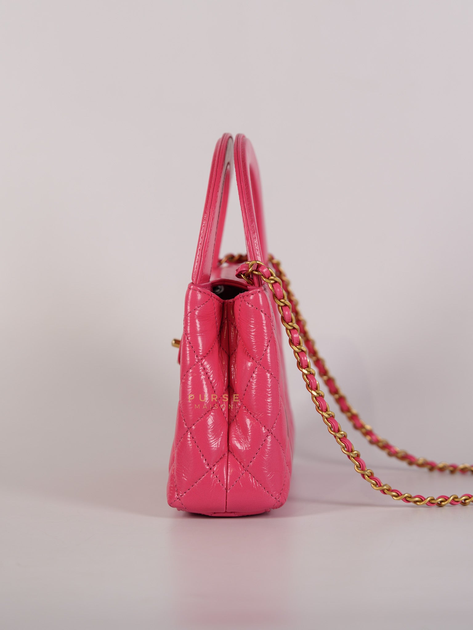 CC Kelly Small Fuchsia Shiny Calfskin Leather and Aged Gold Hardware (Microchip) | Purse Maison Luxury Bags Shop
