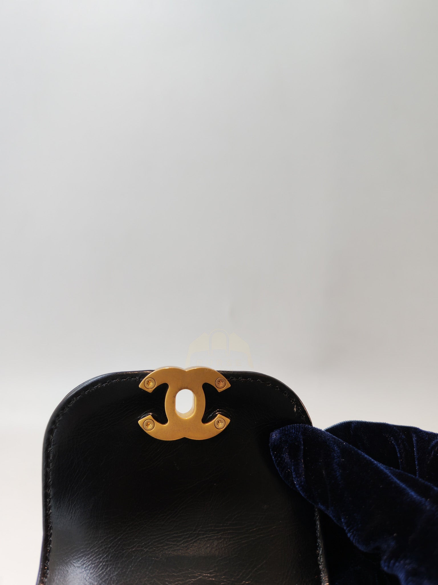 CC Kelly Small Shopping Bag Black Calfskin and Aged Gold Hardware (Microchip) | Purse Maison Luxury Bags Shop