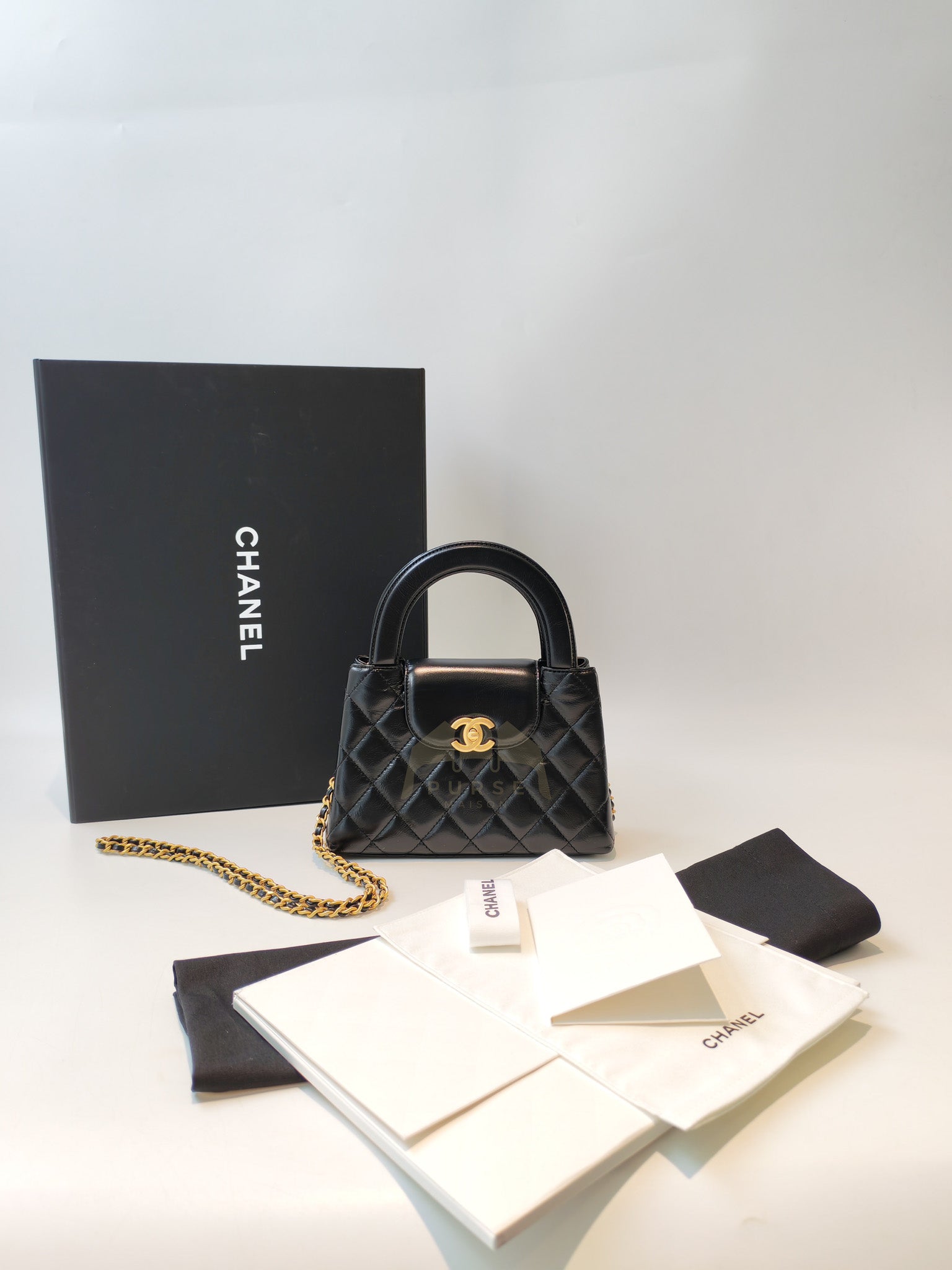 CC Kelly Small Shopping Bag Black Calfskin and Aged Gold Hardware (Microchip) | Purse Maison Luxury Bags Shop