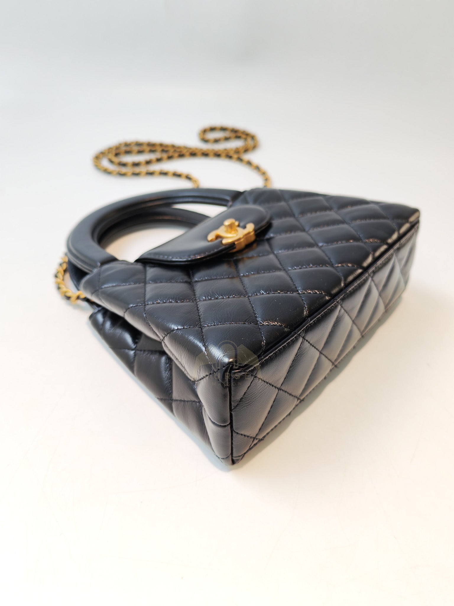 CC Kelly Small Shopping Bag Black Calfskin and Aged Gold Hardware (Microchip) | Purse Maison Luxury Bags Shop