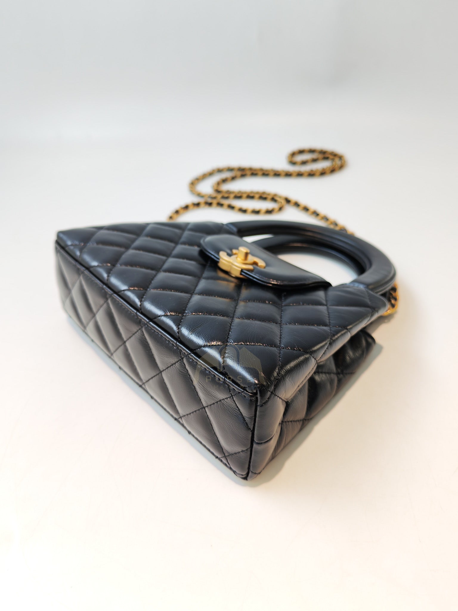 CC Kelly Small Shopping Bag Black Calfskin and Aged Gold Hardware (Microchip) | Purse Maison Luxury Bags Shop