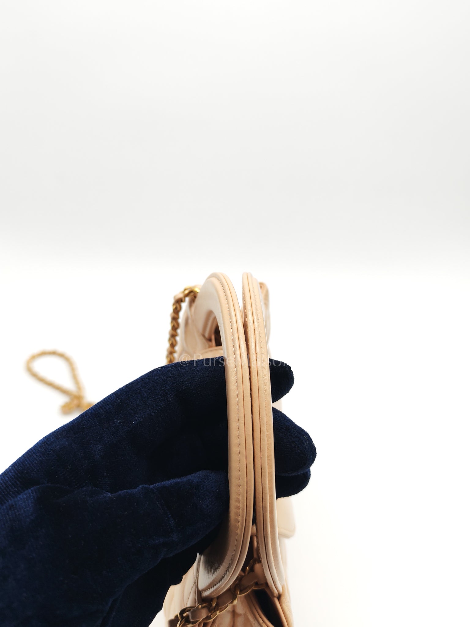 CC Kelly Shopping Bag in Beige Calfskin Leather and Aged Gold Hardware (Microchip) | Purse Maison Luxury Bags Shop