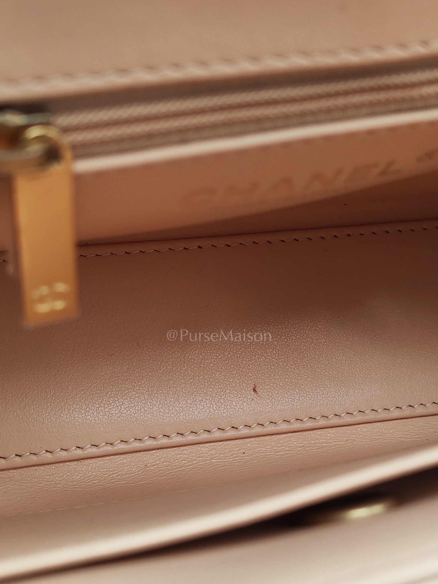 CC Kelly Shopping Bag in Beige Calfskin Leather and Aged Gold Hardware (Microchip) | Purse Maison Luxury Bags Shop