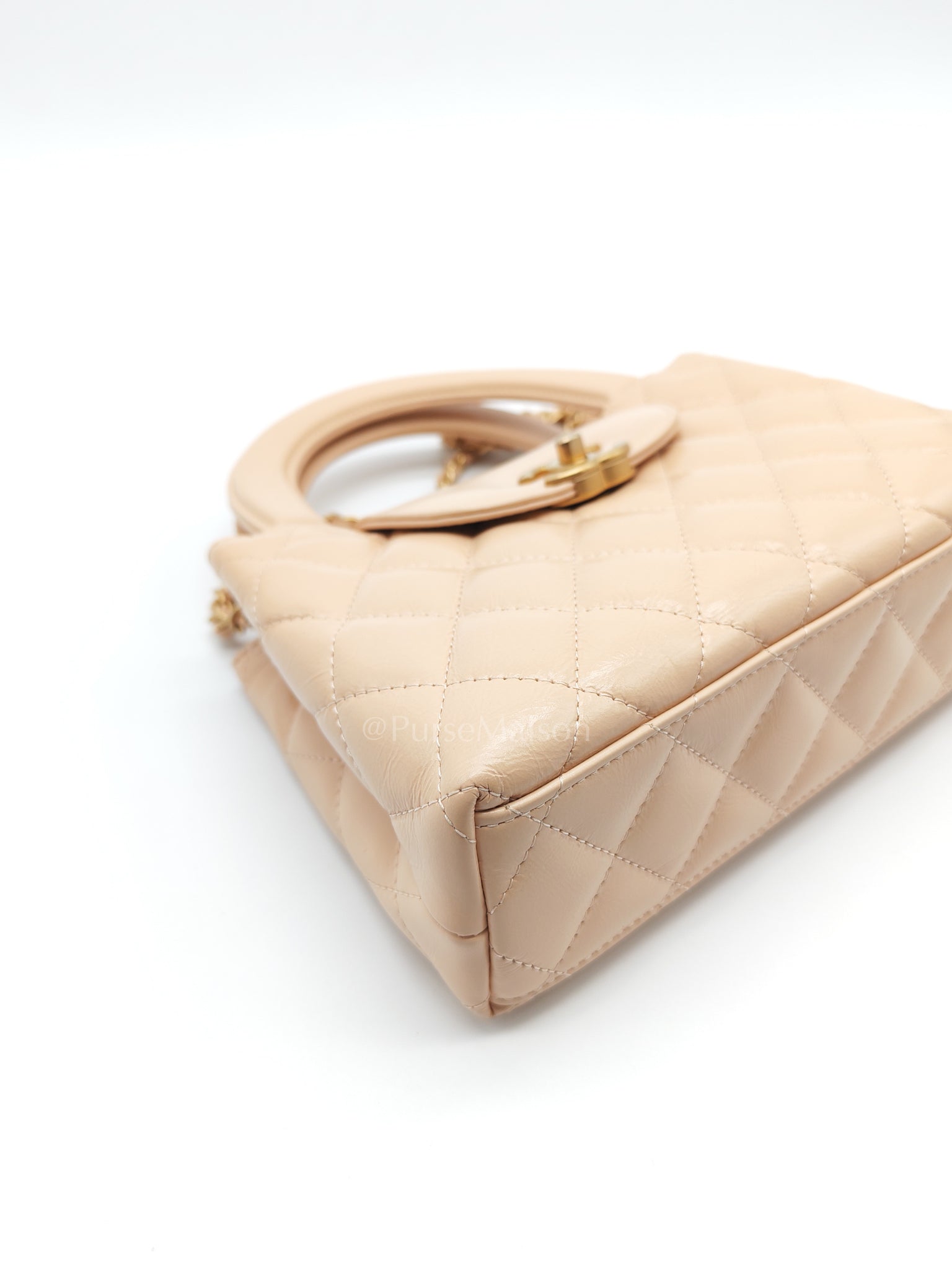 CC Kelly Shopping Bag in Beige Calfskin Leather and Aged Gold Hardware (Microchip) | Purse Maison Luxury Bags Shop