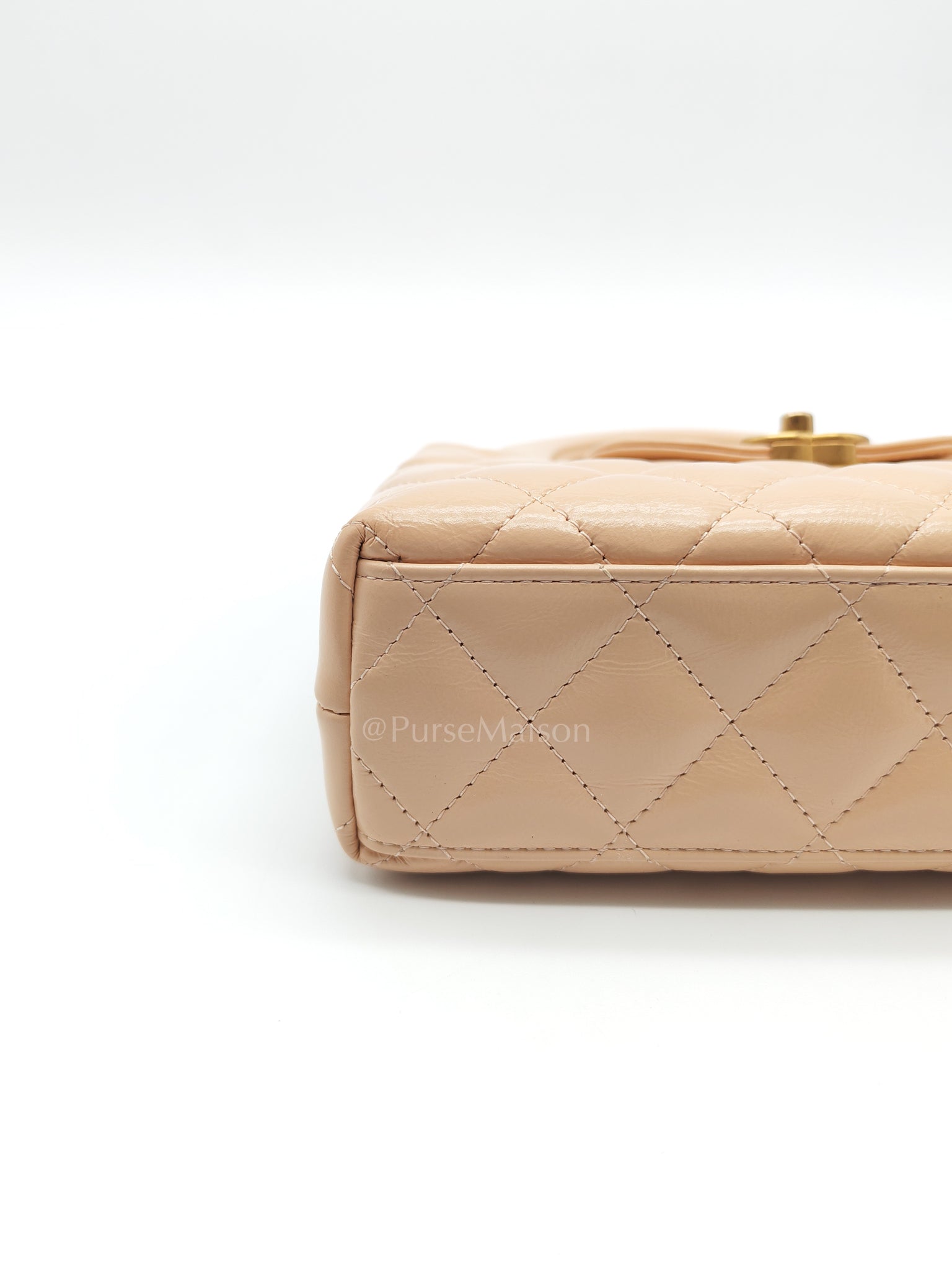 CC Kelly Shopping Bag in Beige Calfskin Leather and Aged Gold Hardware (Microchip) | Purse Maison Luxury Bags Shop