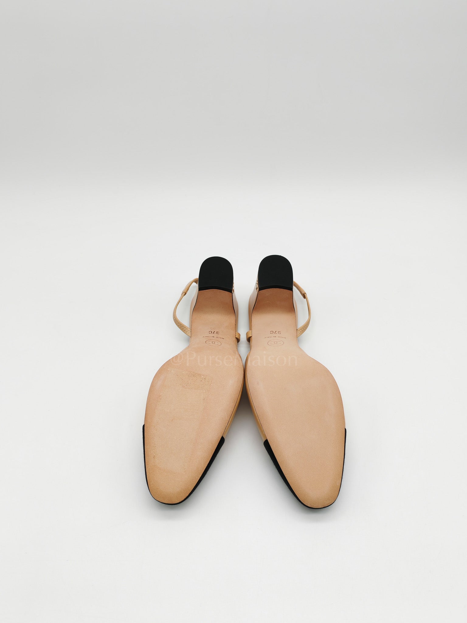 CC Slingback Pumps in Beige Lambskin Leather & Black Cap Toe Canvas Size 37 EU(23.5 cm) | Purse Maison Luxury Bags Shop